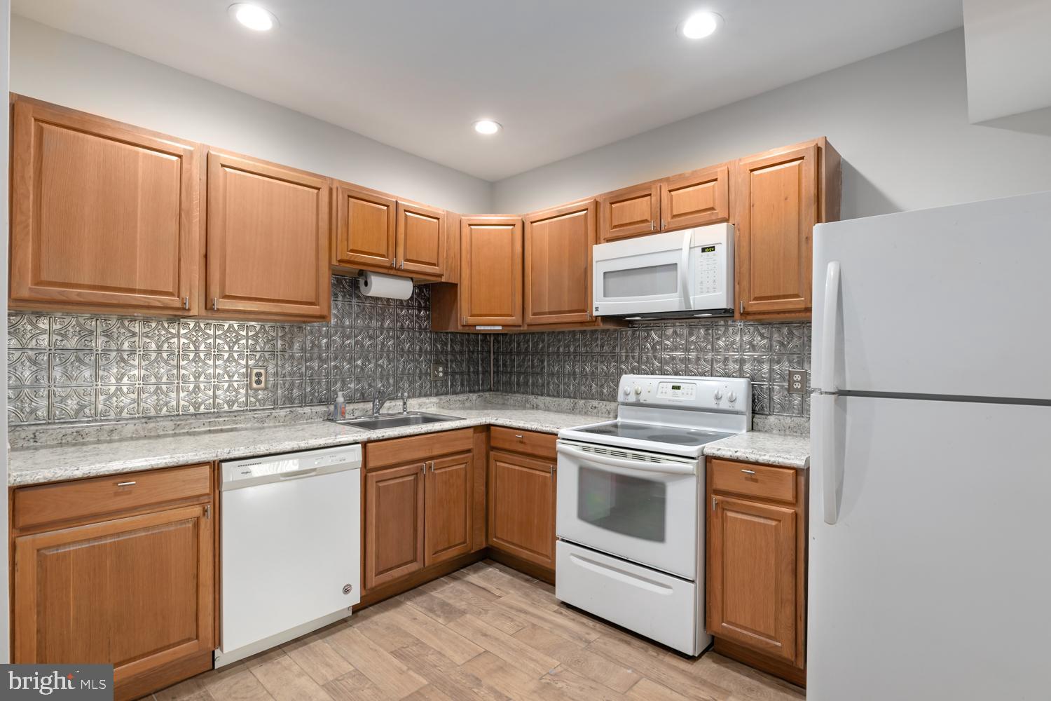 BENTLEY VILLAGE - Residential