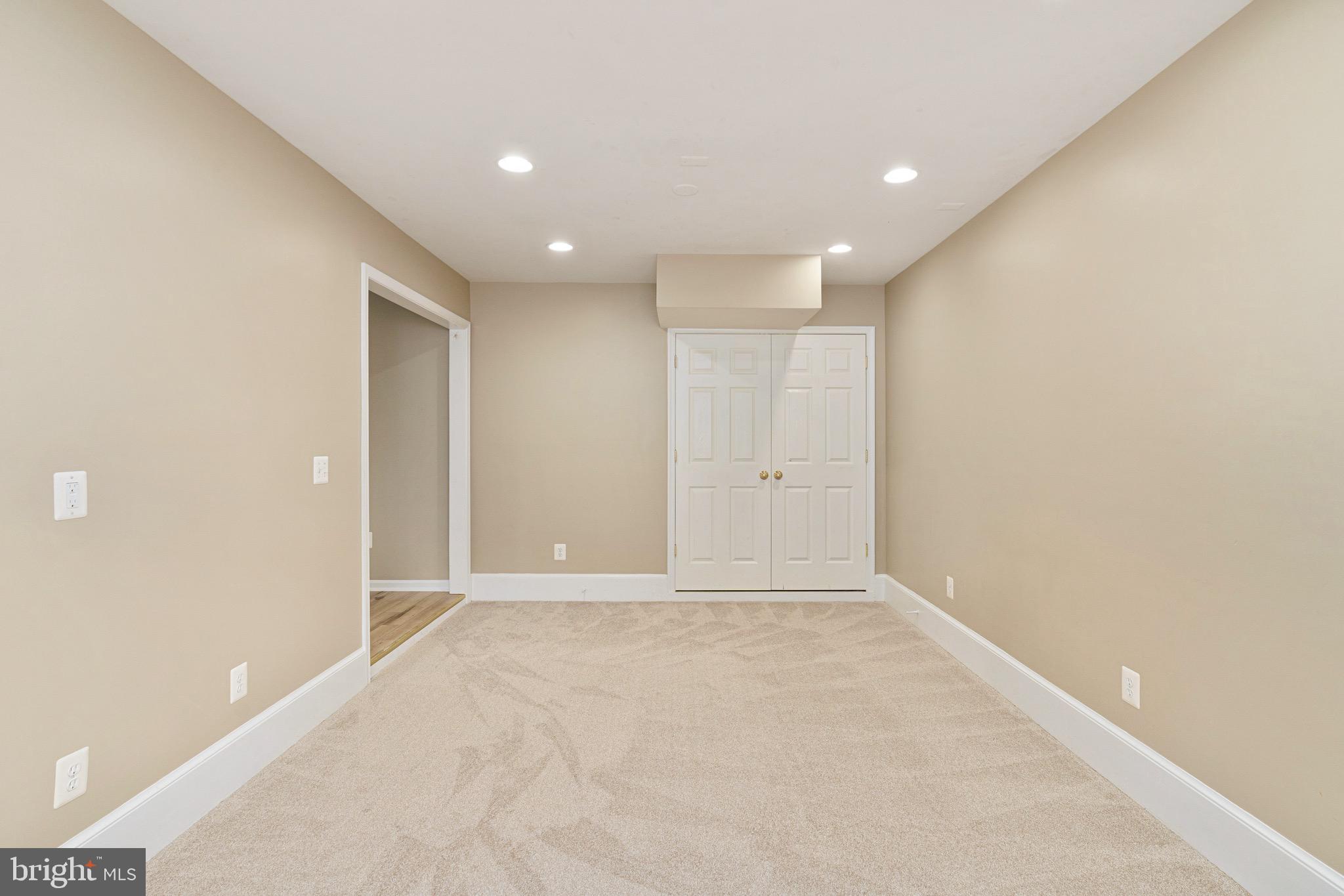 WILDERNESS SHORES - Residential