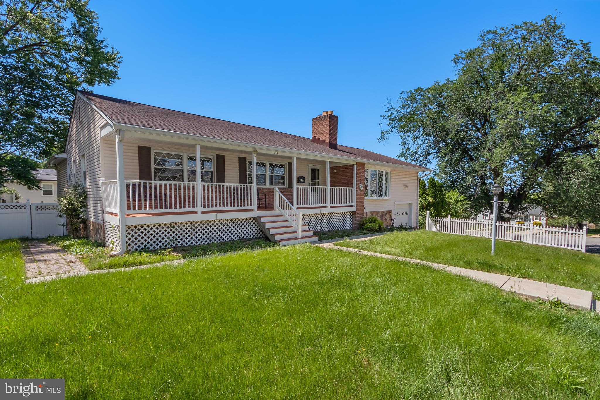 219 CORONET DRIVE