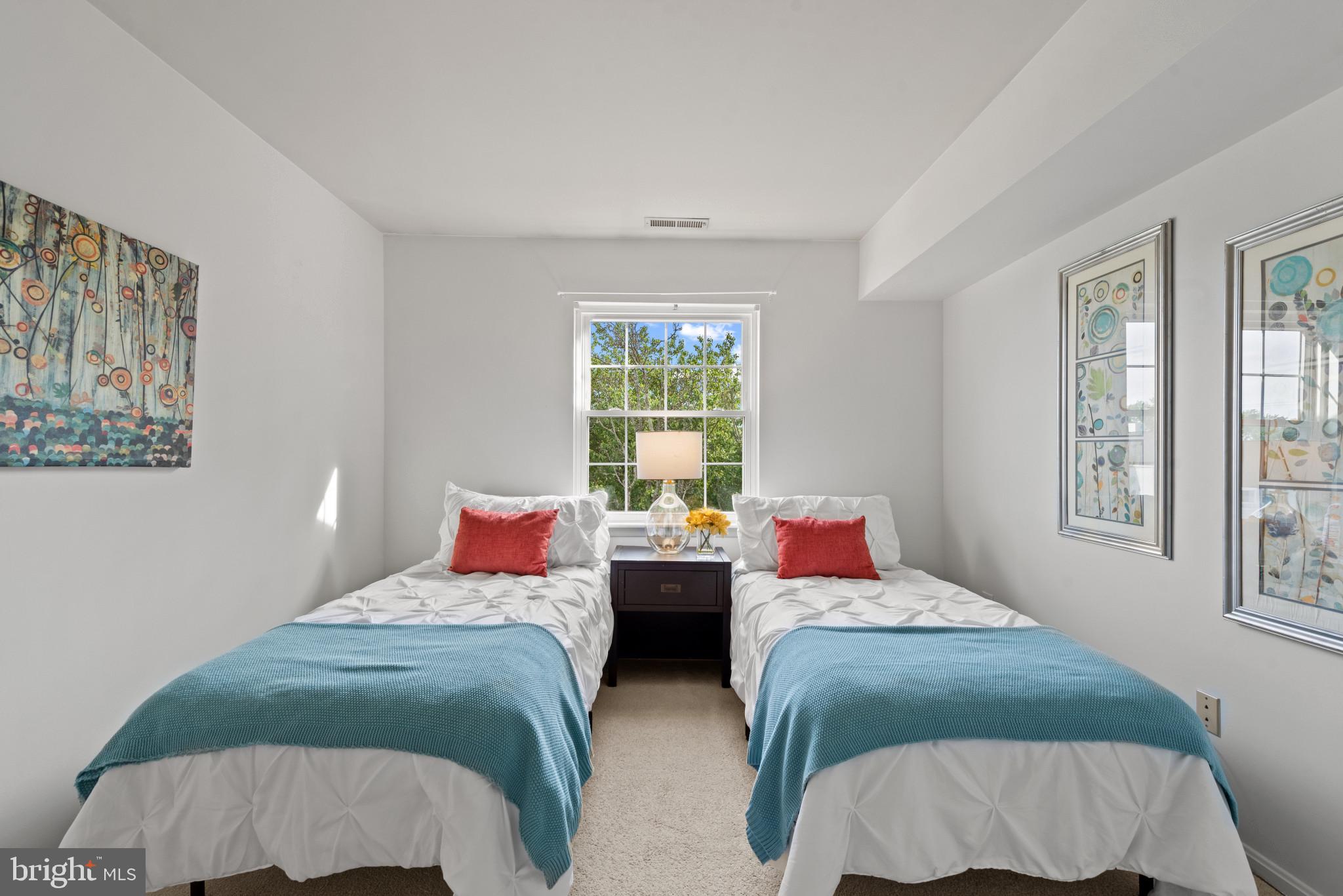 MONTGOMERY RUN - Residential