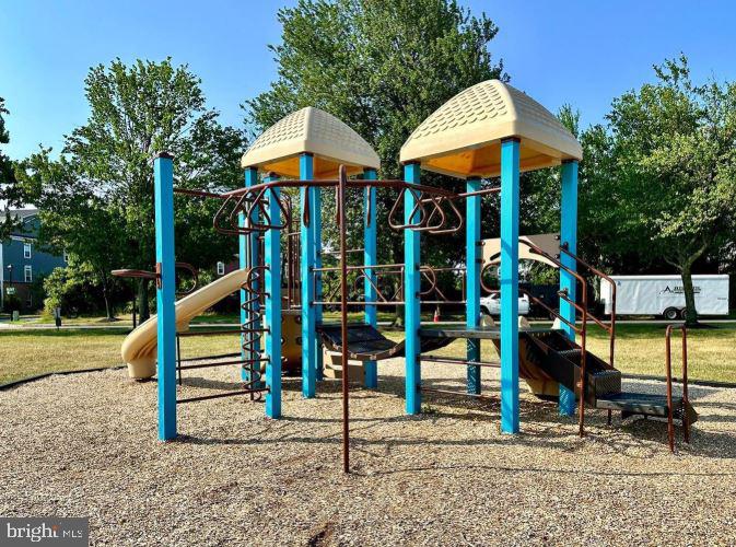 MONTGOMERY RUN - Residential