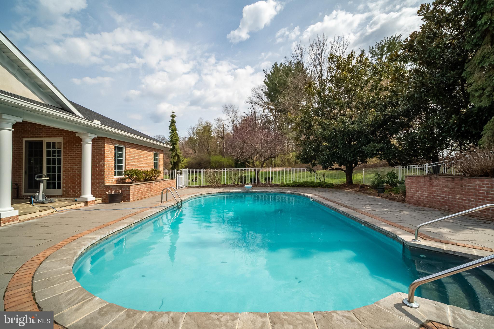 SUMMER HILL - Residential