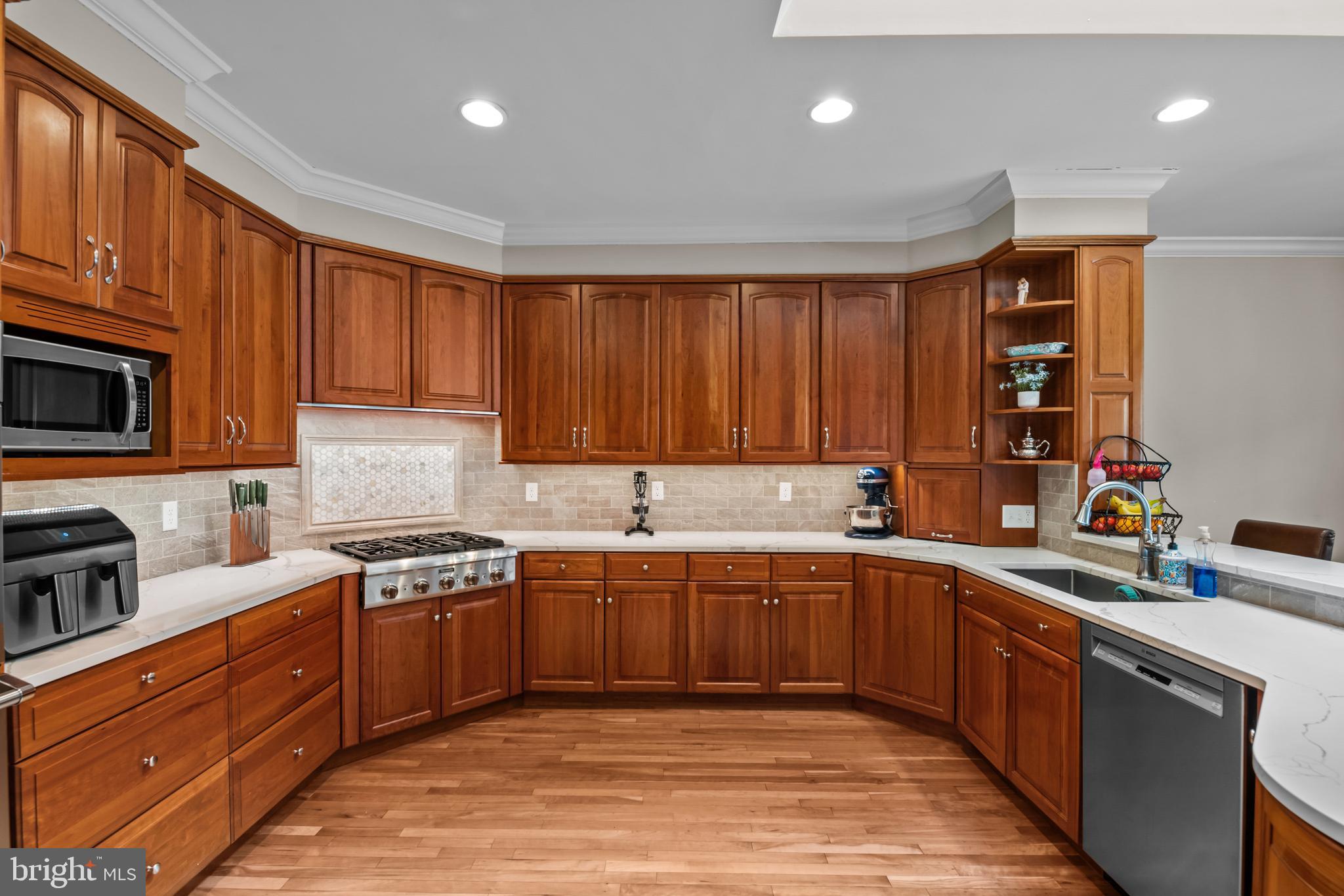 SUMMER HILL - Residential