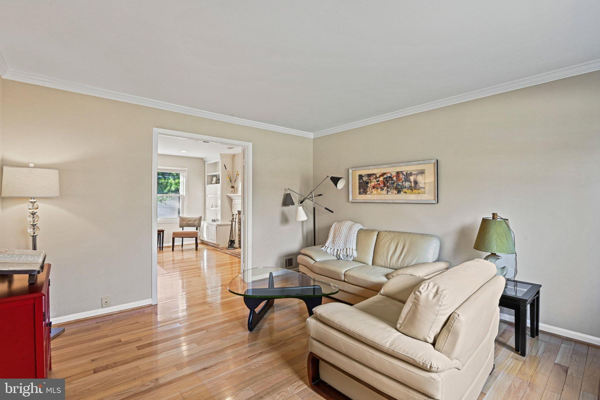 OAKTON GLEN - Residential