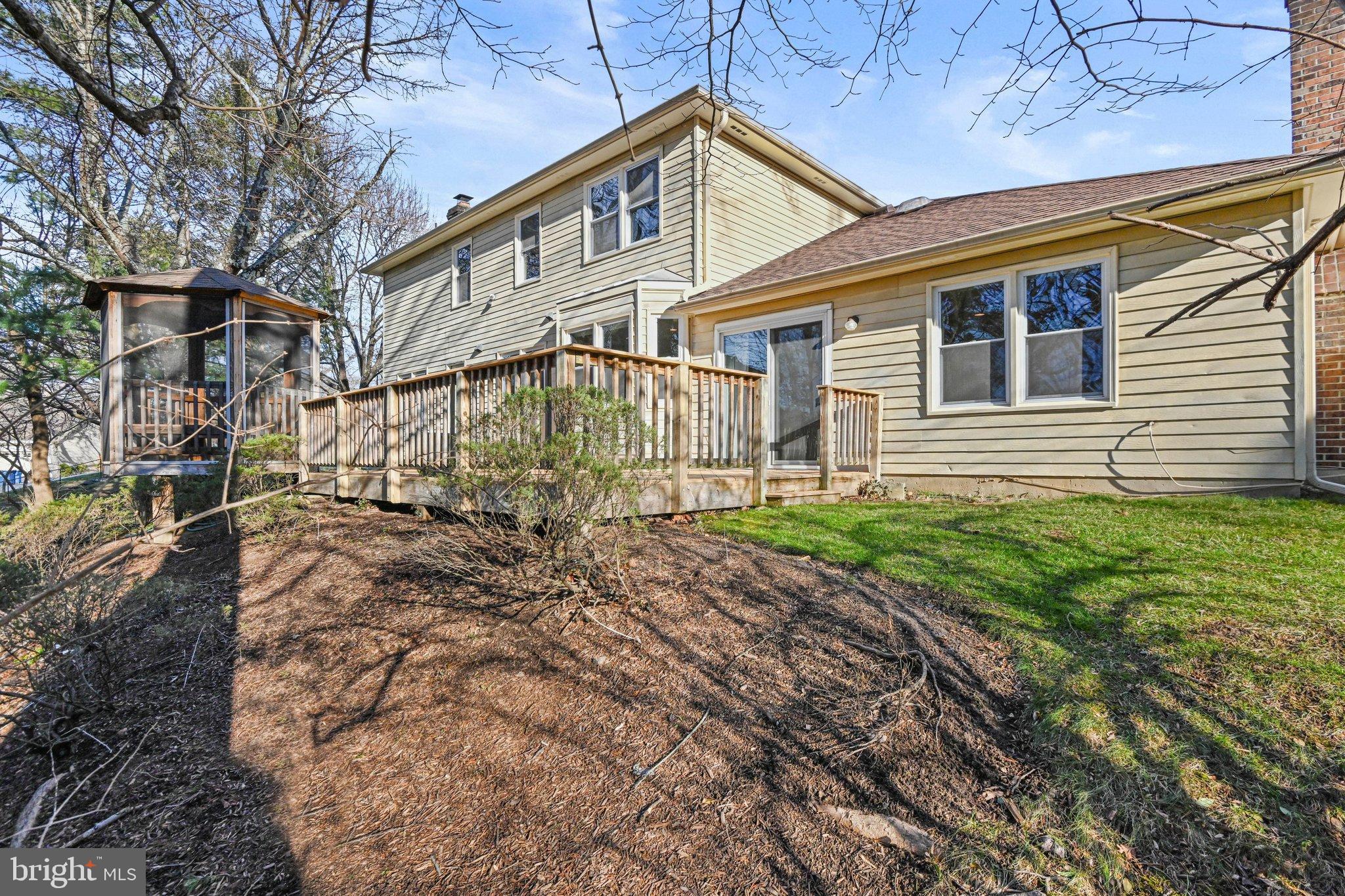 OAKTON GLEN - Residential