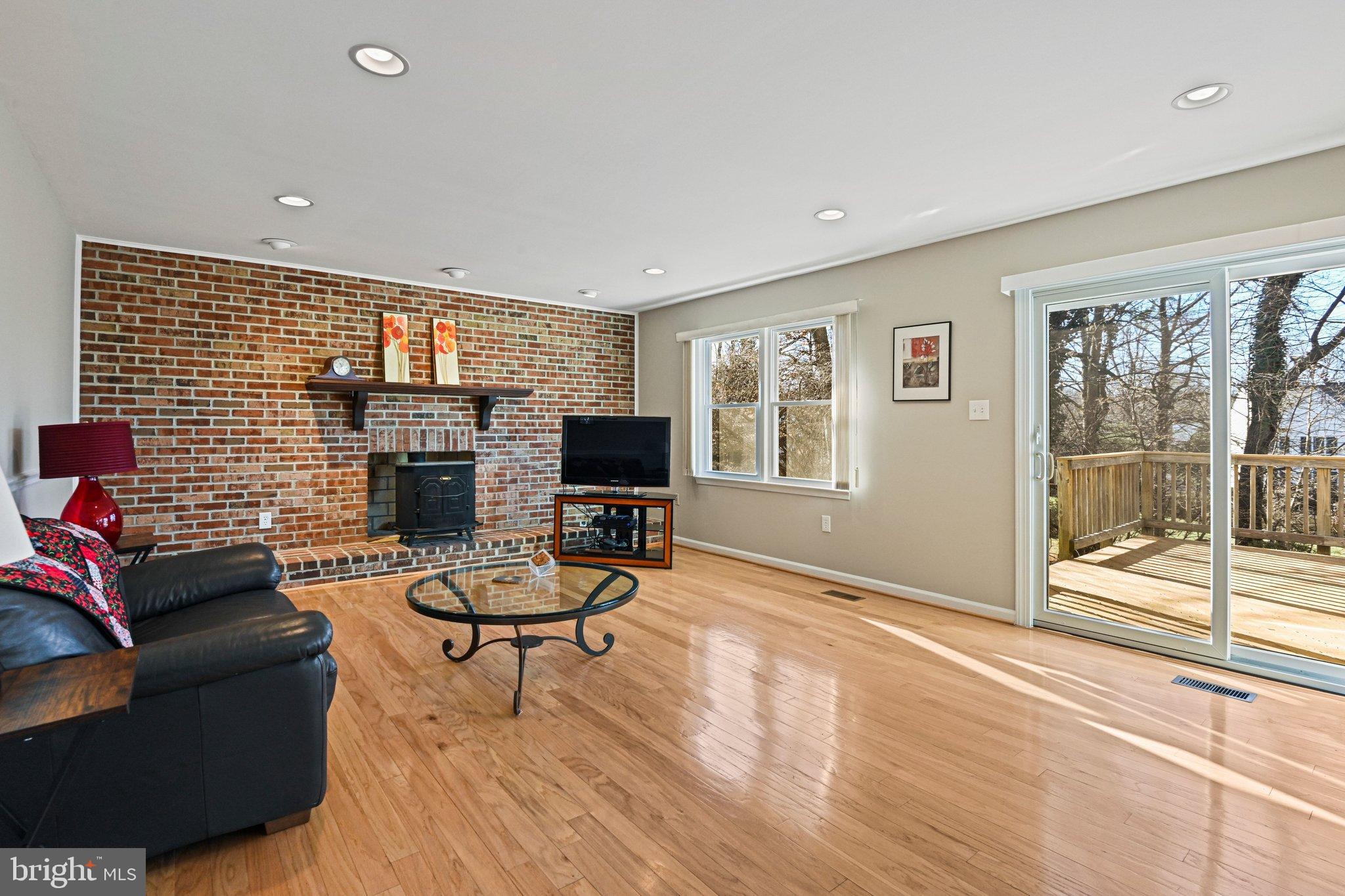 OAKTON GLEN - Residential