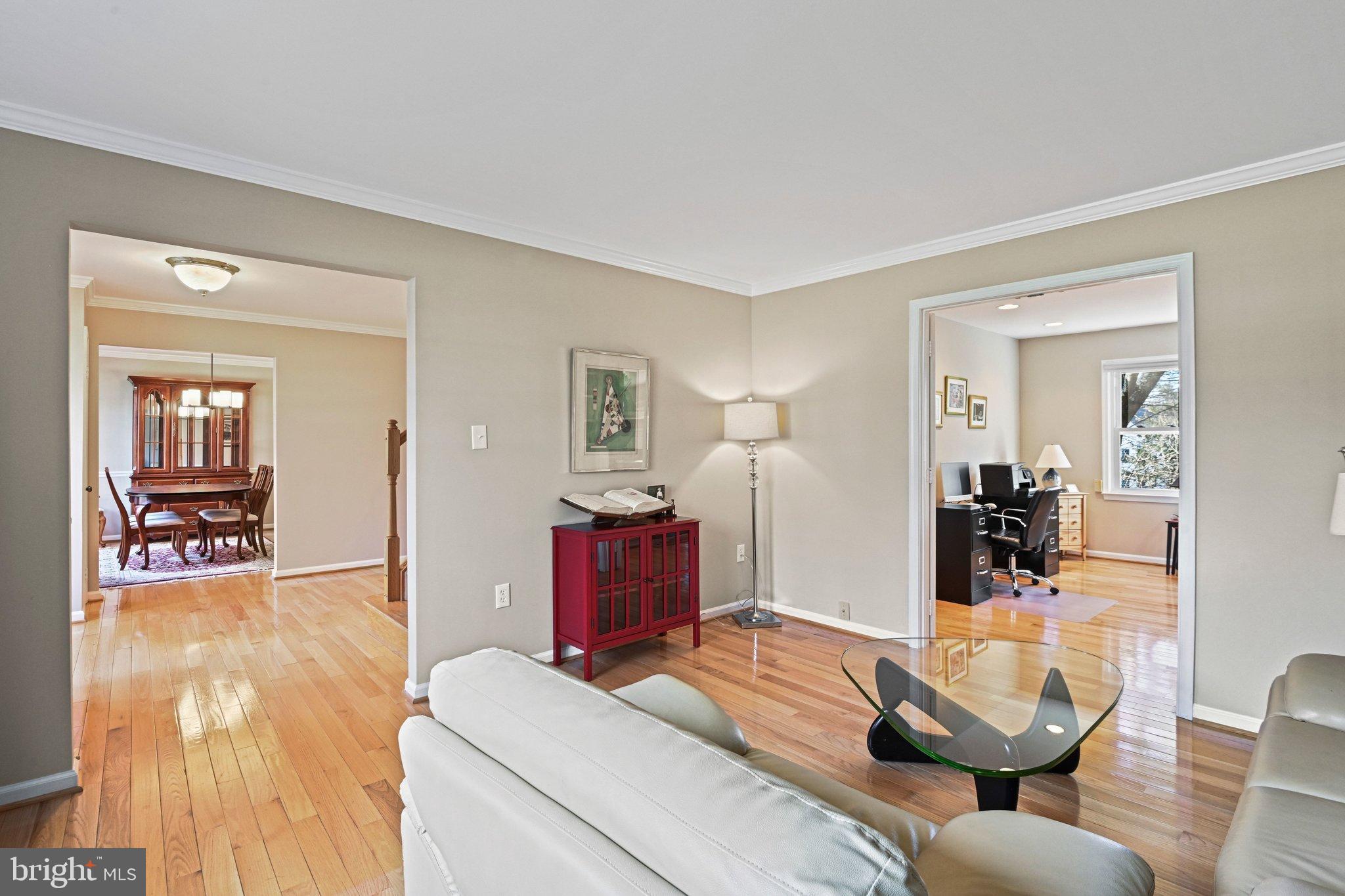 OAKTON GLEN - Residential