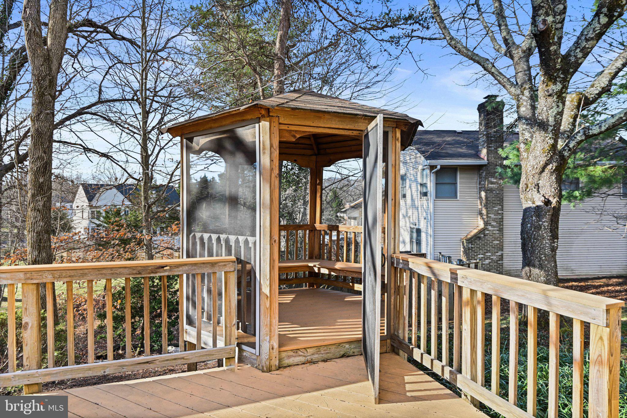 OAKTON GLEN - Residential