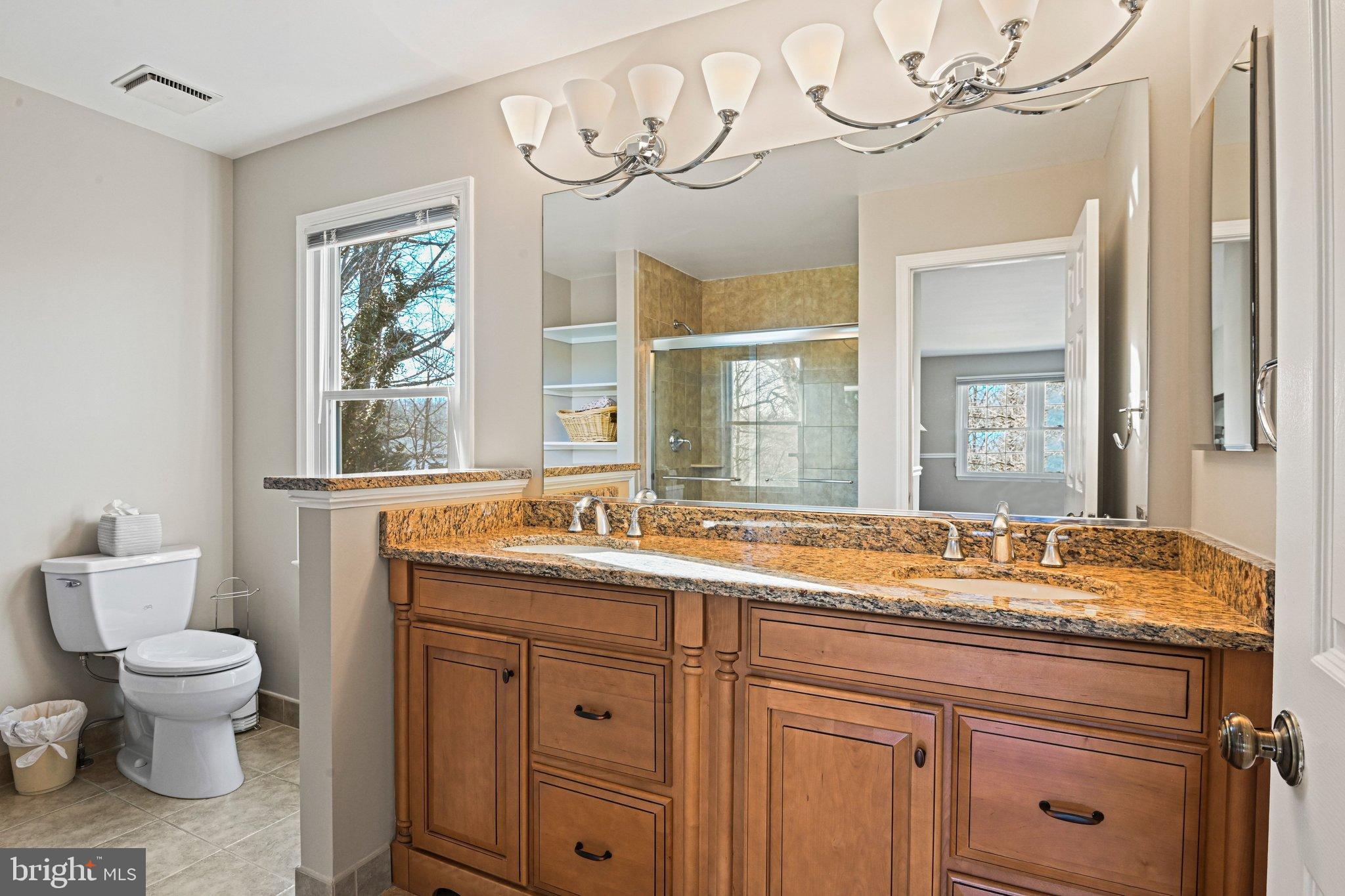 OAKTON GLEN - Residential