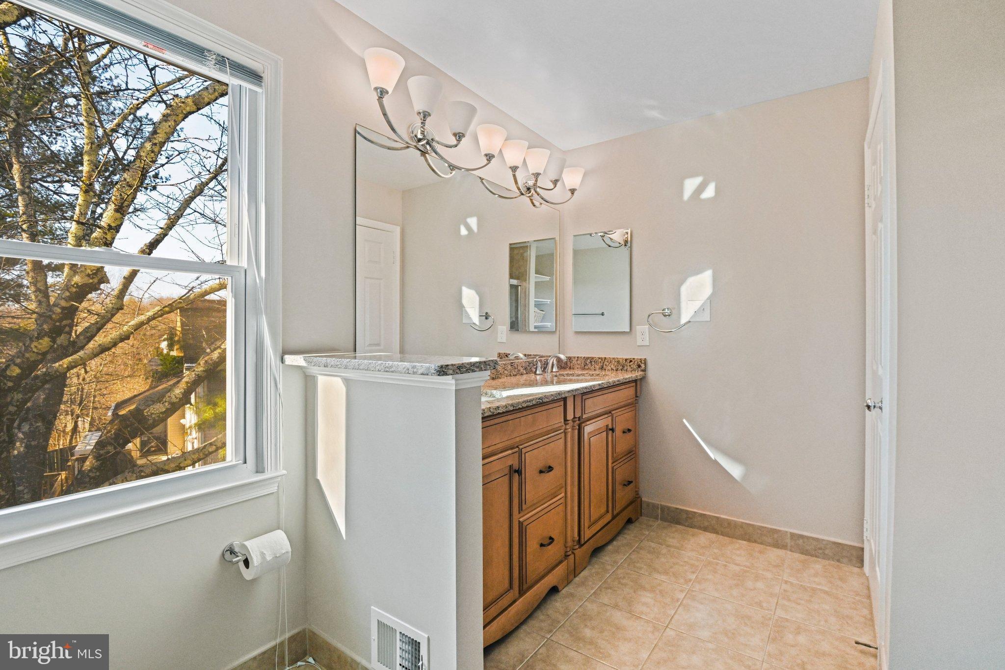 OAKTON GLEN - Residential