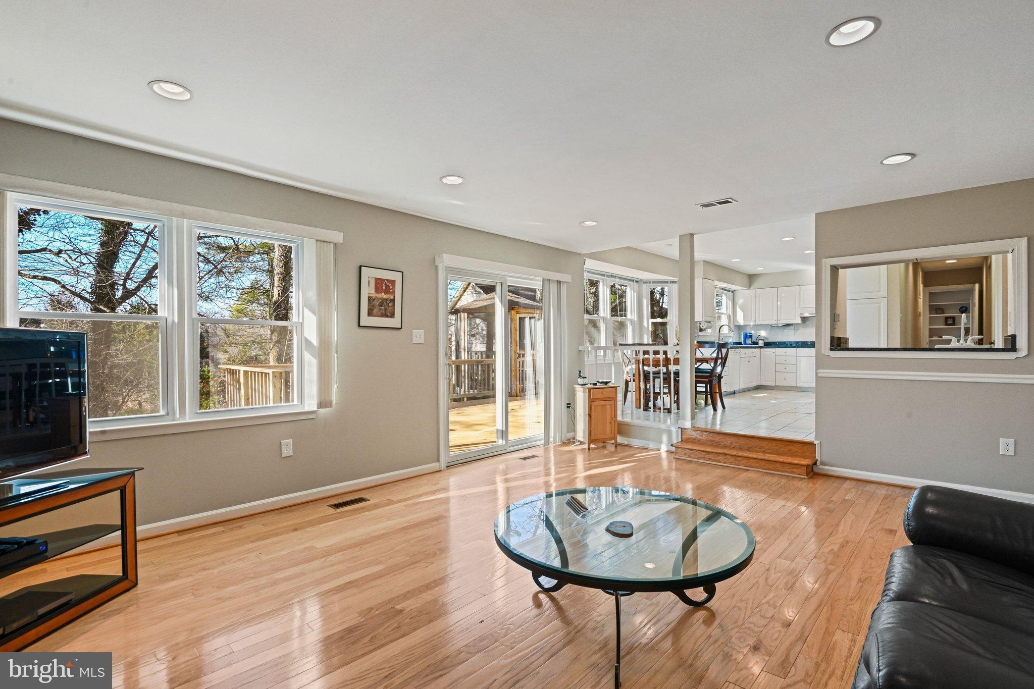 OAKTON GLEN - Residential