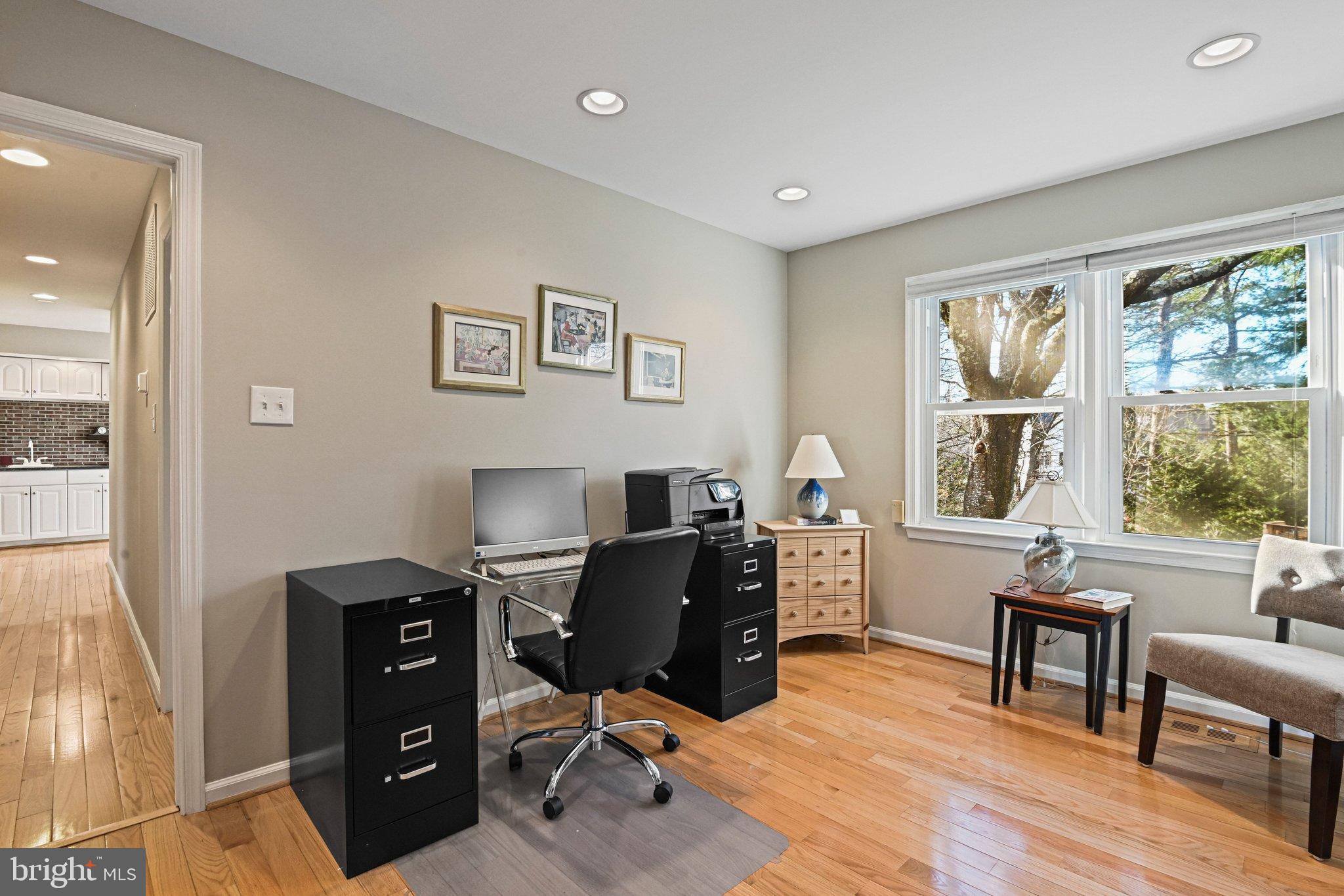 OAKTON GLEN - Residential