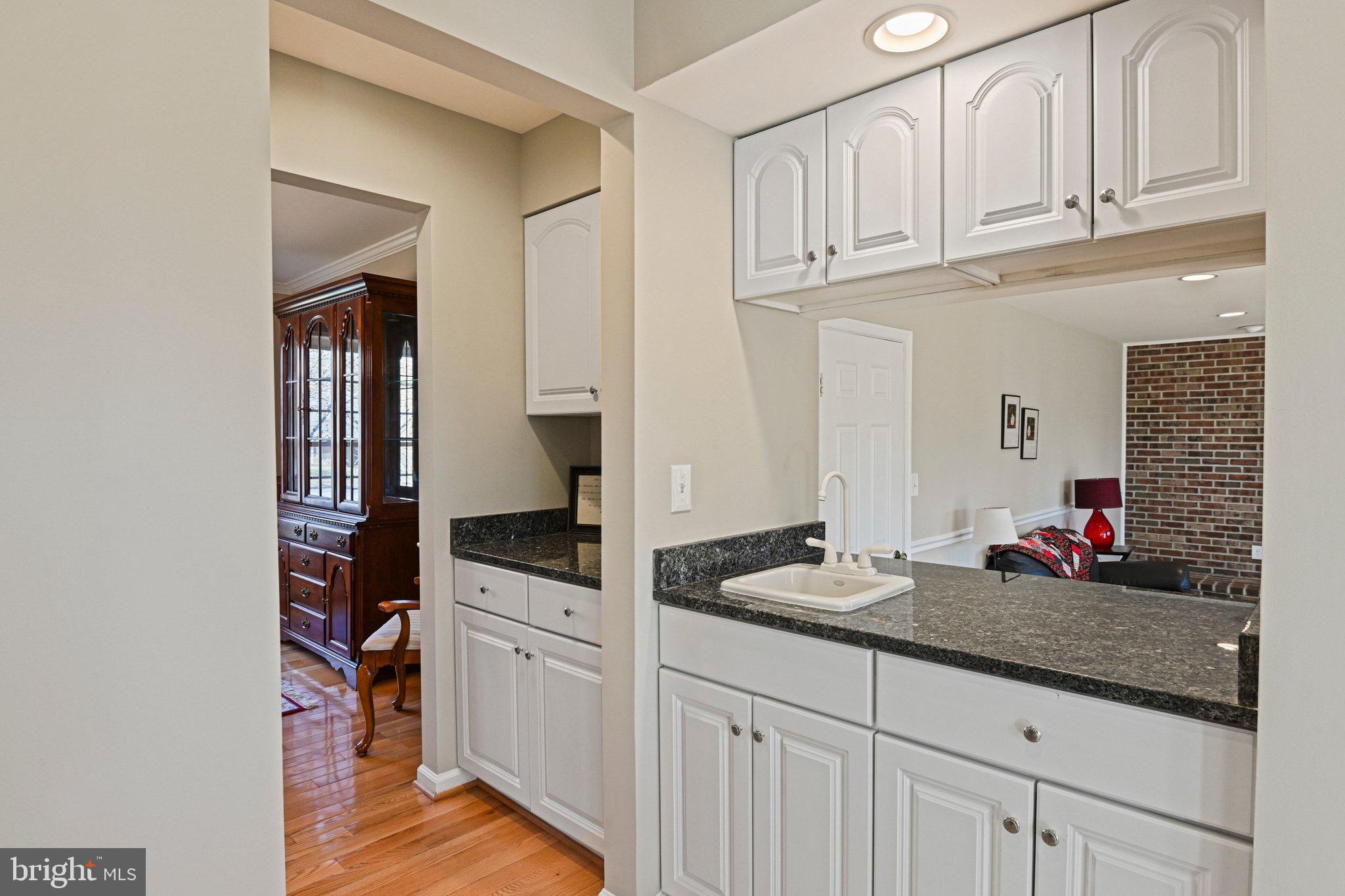 OAKTON GLEN - Residential