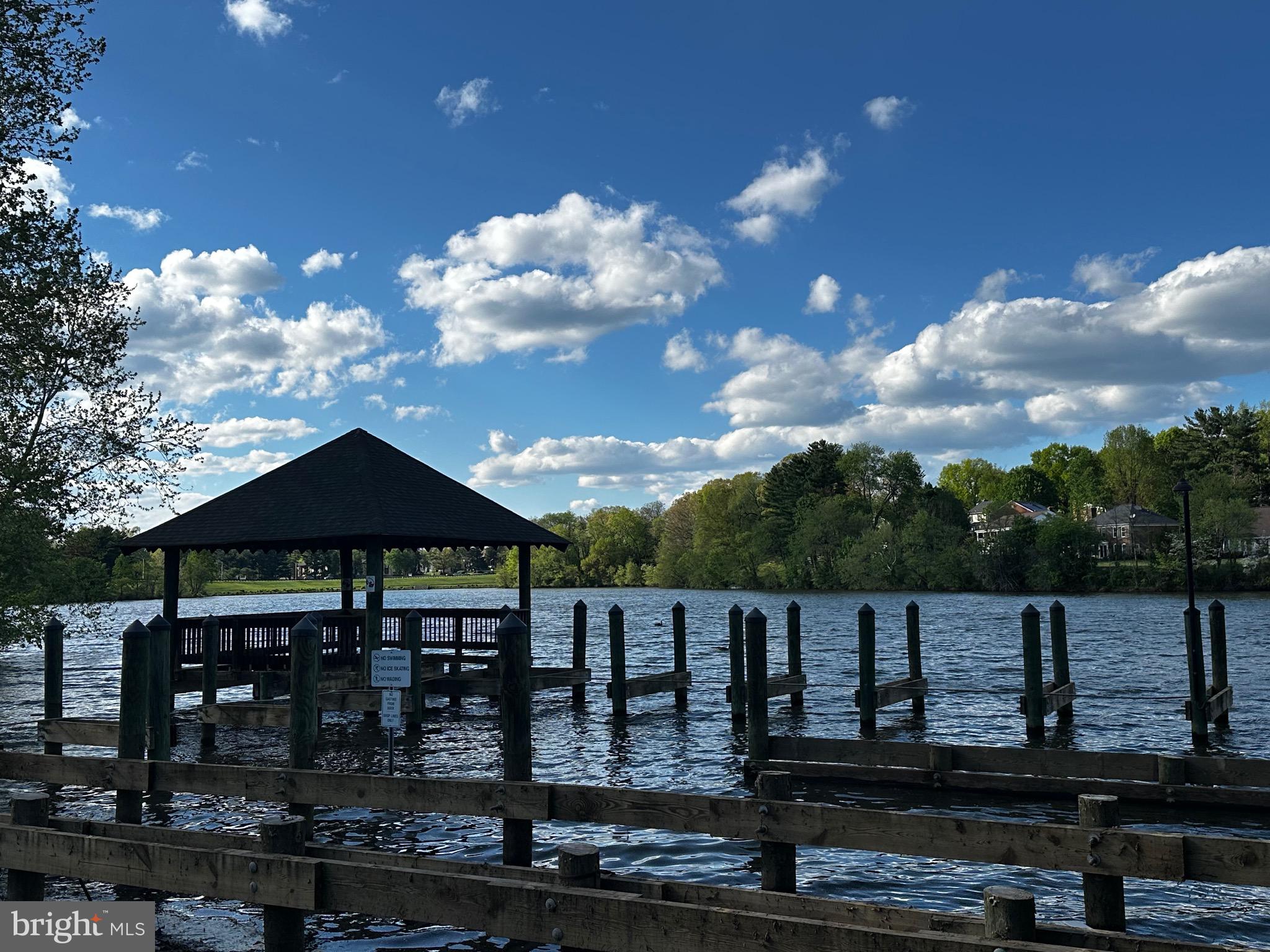 NORMANDIE ON THE LAKE - Residential
