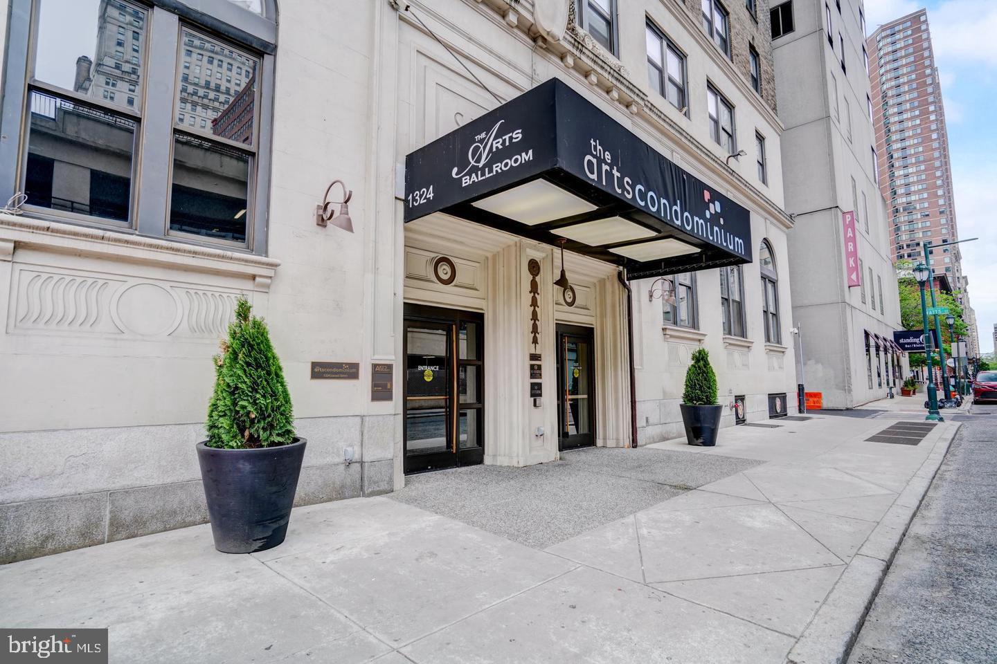 1324 LOCUST STREET 00 506