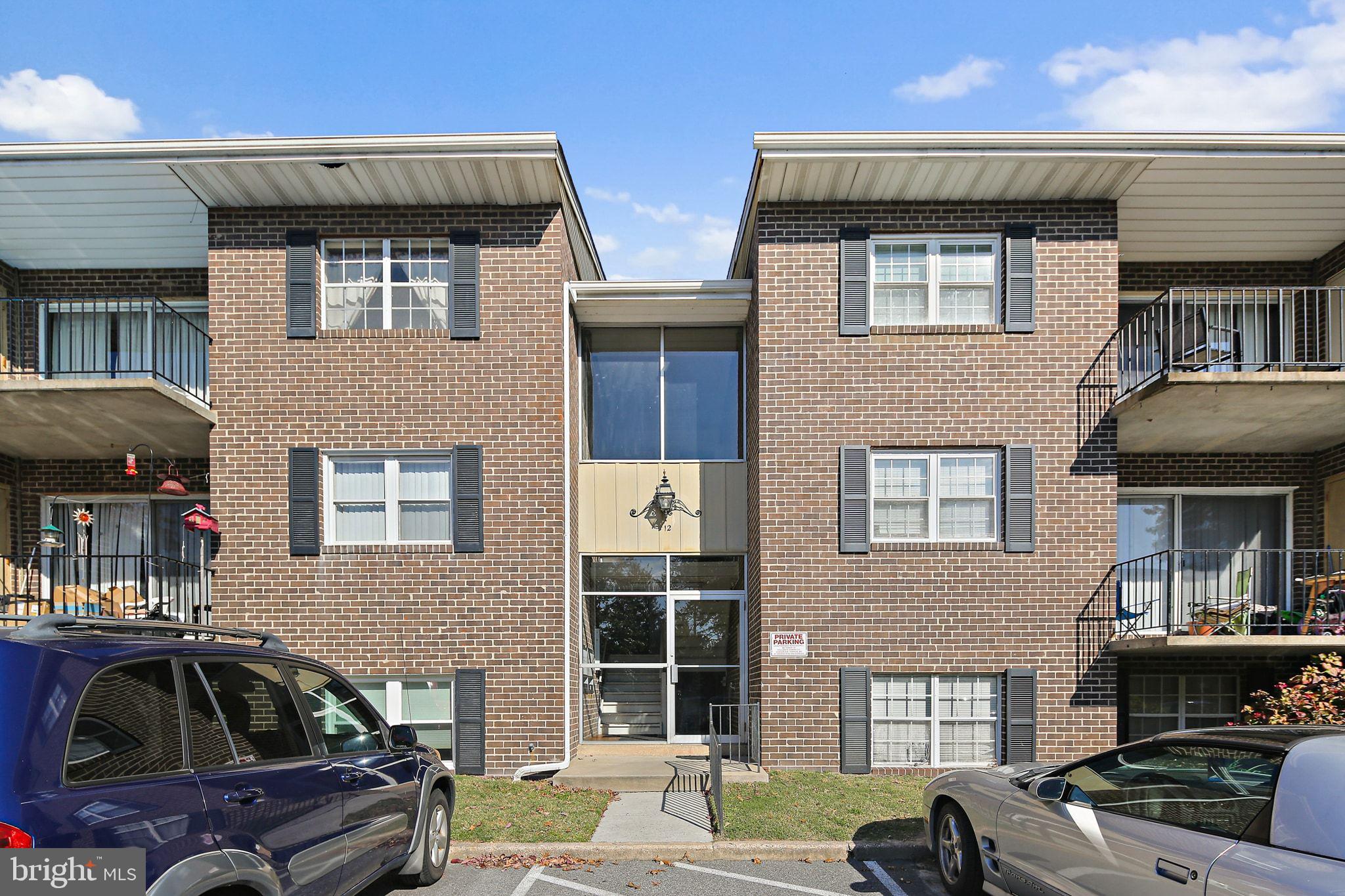 Welcome to this inviting Main-Level 1 bedroom, 1 bath unit in the desirable Silvergate community—offering both comfort and convenience. Step inside to find newer flooring and a bright, welcoming living room filled with natural light. The kitchen features gas cooking, a newer refrigerator, a brand new dishwasher and opens seamlessly to the dining area—perfect for everyday living and entertaining. The spacious bedroom includes a large walk-in closet plus an additional closet for extra storage. The updated full bath rounds out the home and boasts a beautifully tiled walk-in shower and stylish tile backsplash. Location, unmatched! There's close access to shopping, dining, major commuter routes, and more. This home truly has it all—don’t miss it!