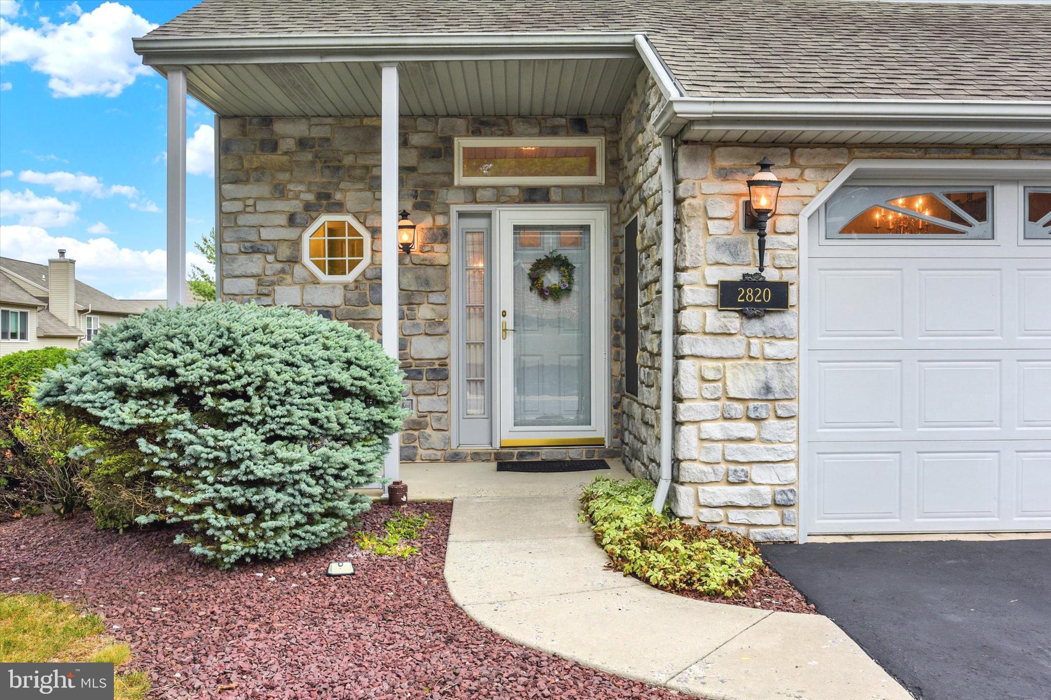 2820 OAKWOOD DRIVE