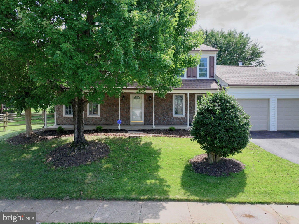 Photo of 5221 Belle Plains Drive, CENTREVILLE, VA 20120 (MLS # VAFX2338996)