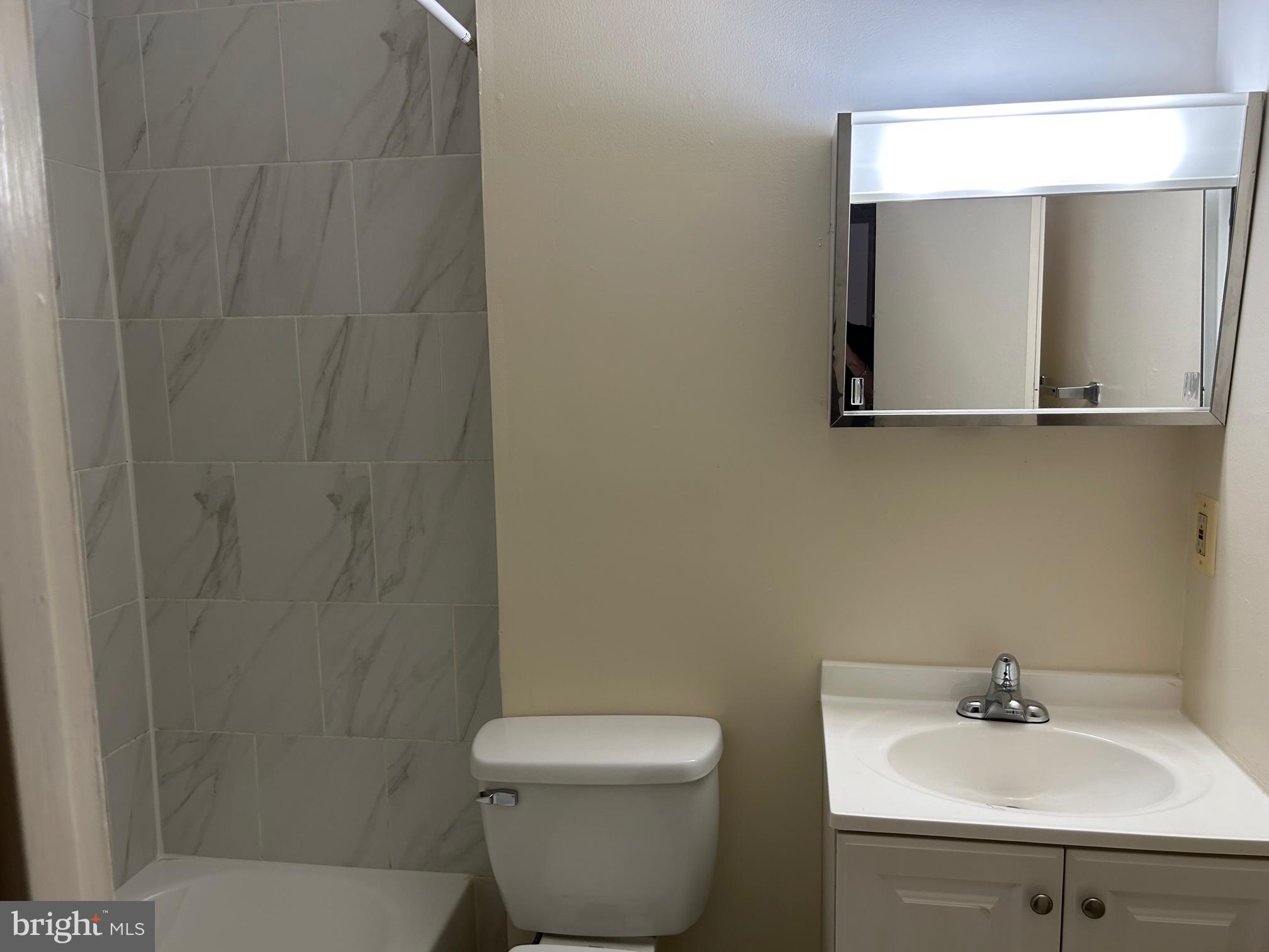 TERRACE TOWNE HOMES OF GUNSTON - Residential Lease