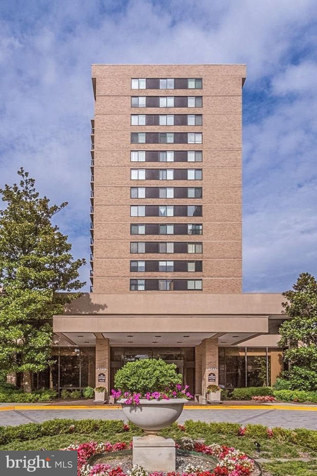 3713 S GEORGE MASON DRIVE 904W