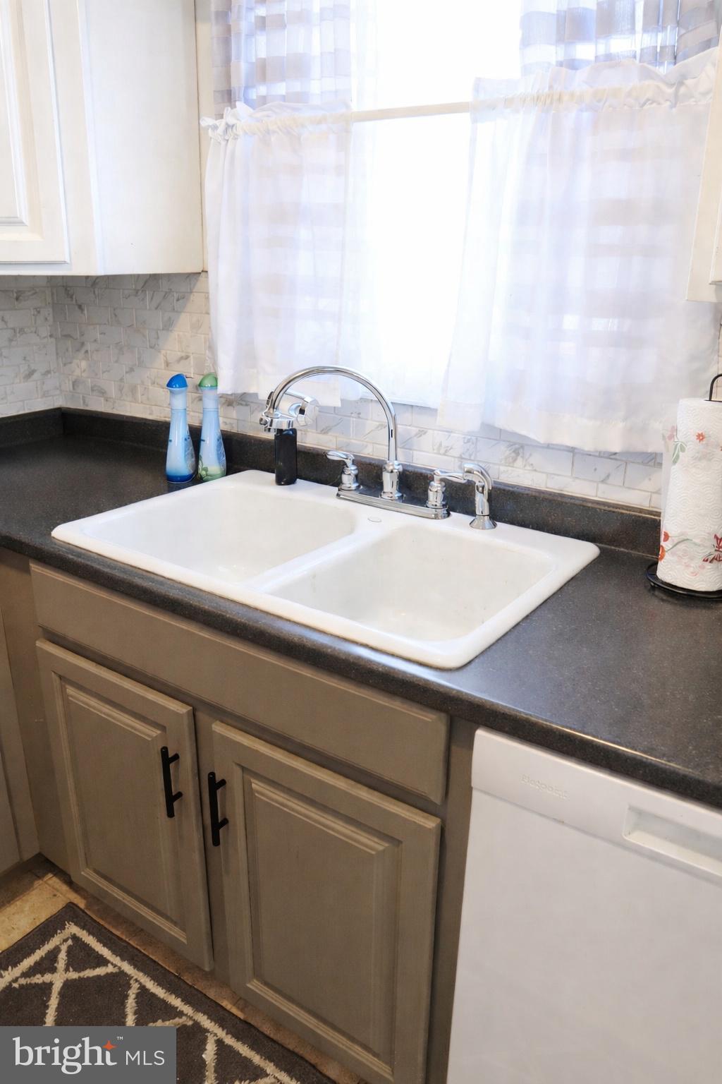 RODNEY VIL - Residential