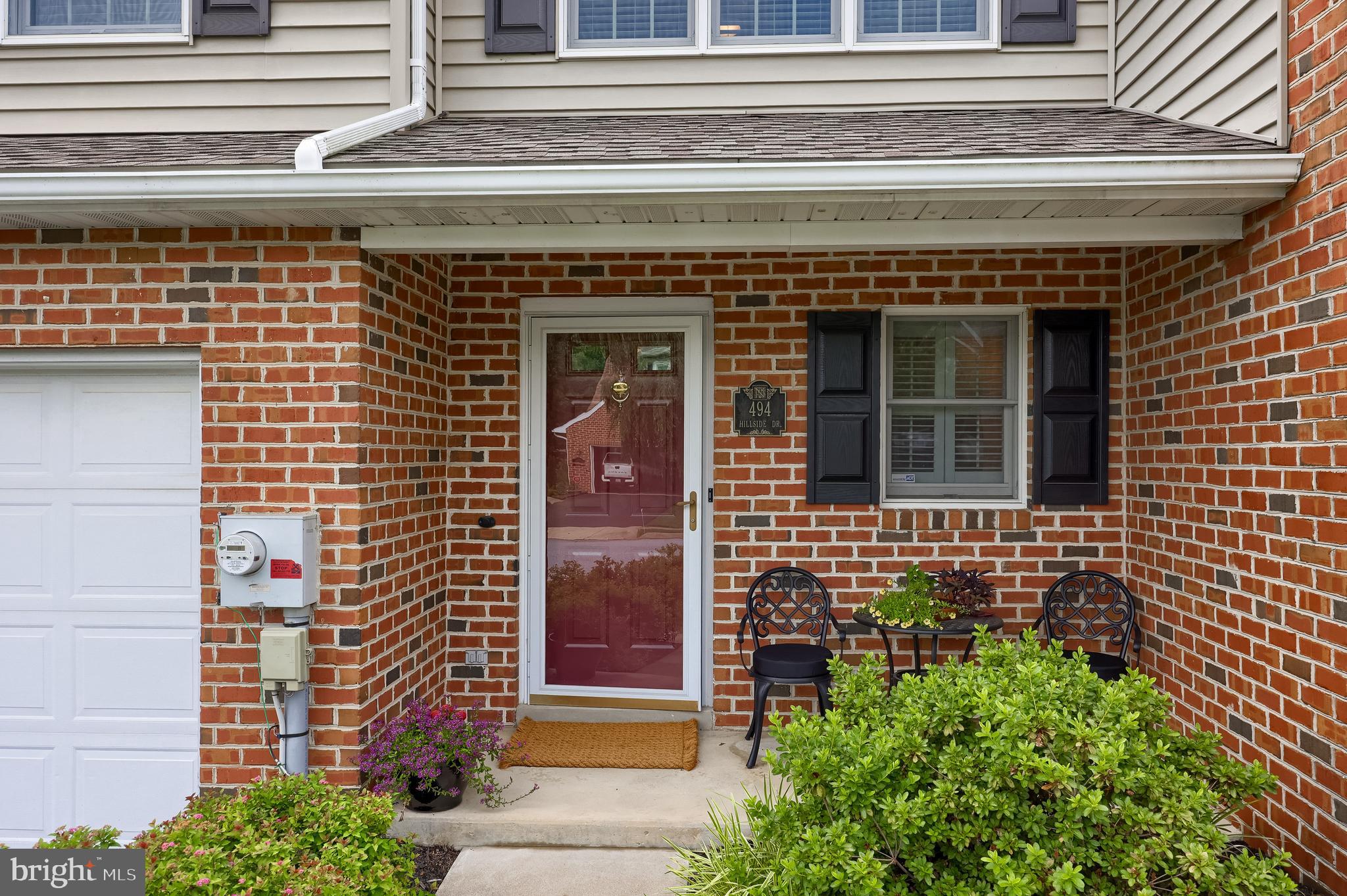 494 HILLSIDE DRIVE