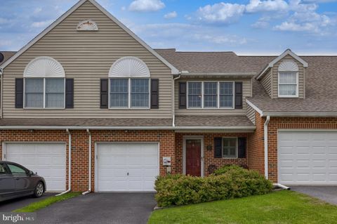 Photo of 494 Hillside Drive, MOUNTVILLE, PA 17554 (MLS # PALA2072598)