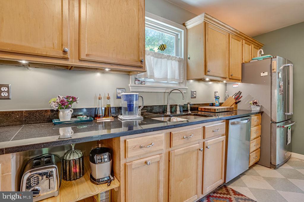 MEMORIAL HEIGHTS - Residential Lease