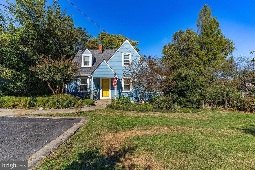 Beautiful 3 bedroom 2 bathroom home in Alexandria! Great kitchen with stainless steel appliances and granite counter. Family room with door to big deck, patio, large fenced backyard and separate studio/workshop/shed with electric & a/c! Lawncare is included in the lease! Top floor has 3 bedrooms and a full remodeled bathroom. Ample parking thanks to the extensive driveway! Convenient to all routes, shopping, and Ft. Belvoir.