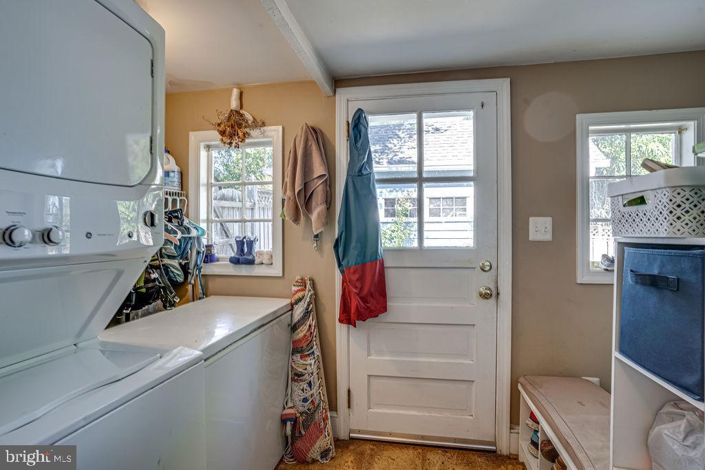 MEMORIAL HEIGHTS - Residential Lease