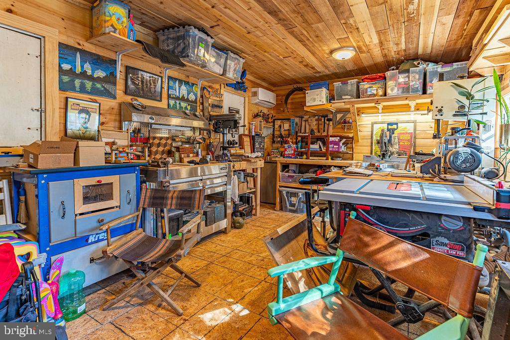 MEMORIAL HEIGHTS - Residential Lease