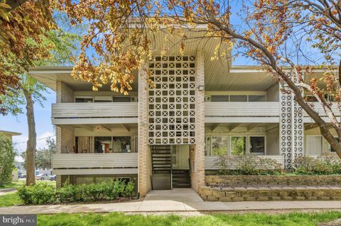 124 HAYCOCK ROAD C-2 FALLS CHURCH VA 22046