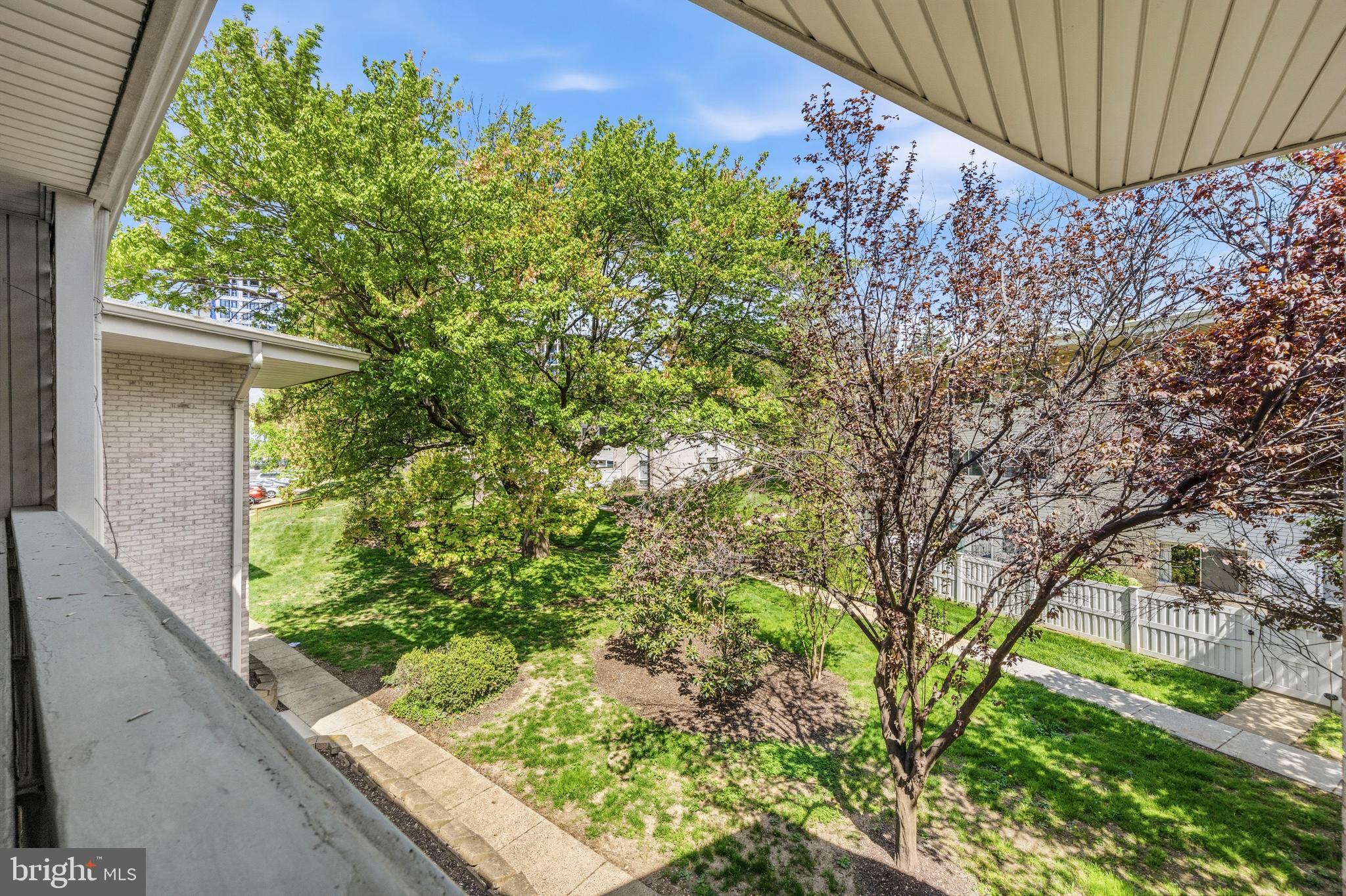 FALLS PLAZA - Residential
