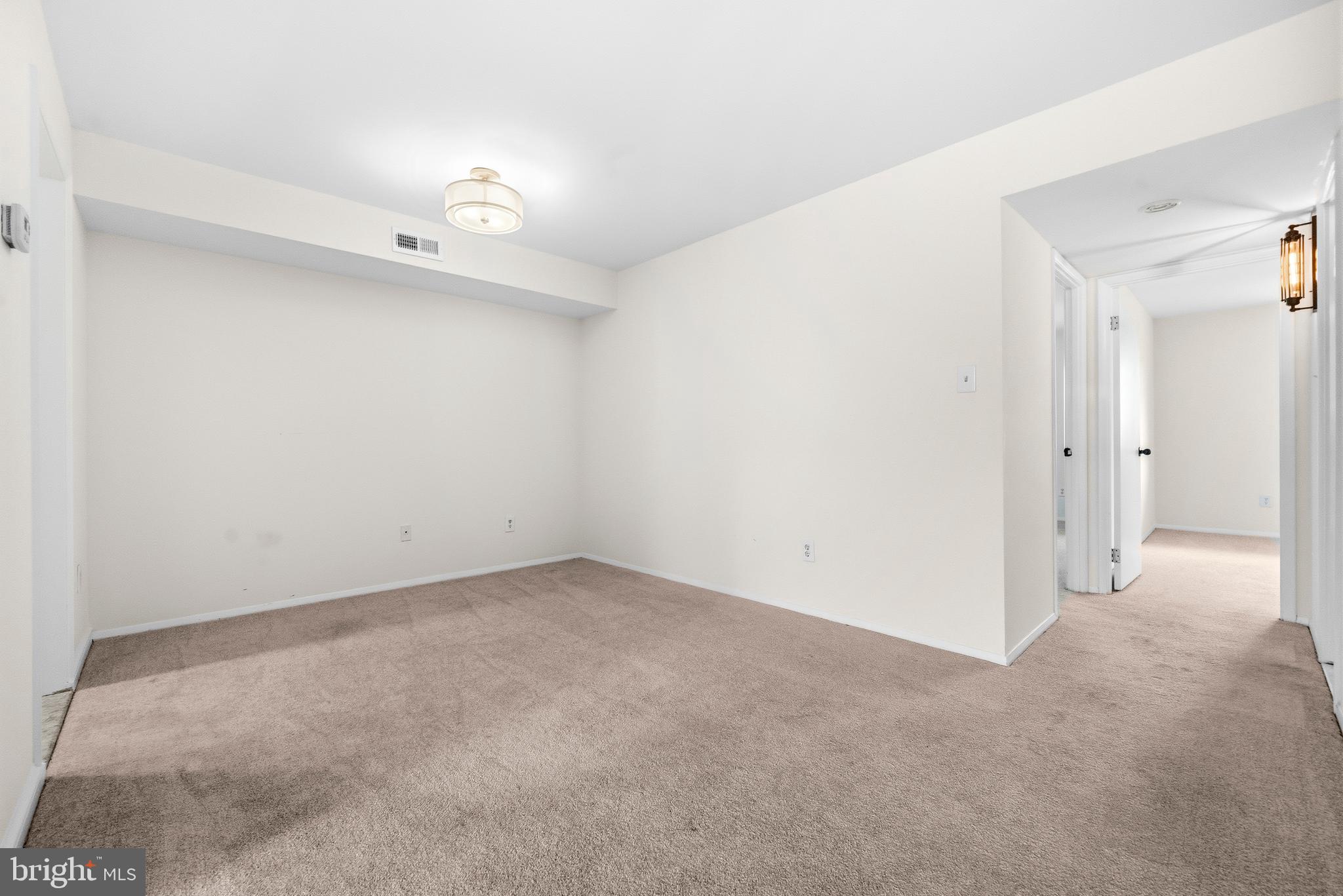 FALLS PLAZA - Residential