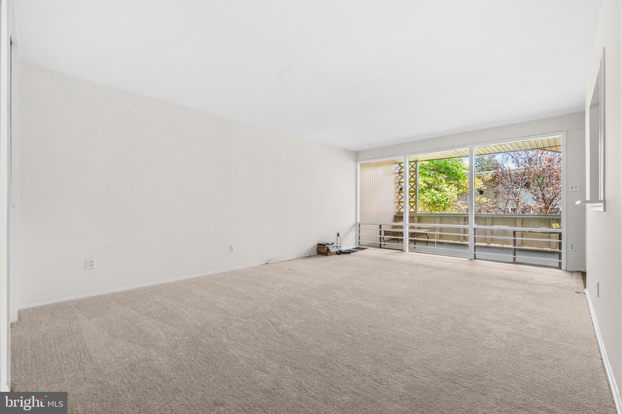 FALLS PLAZA - Residential