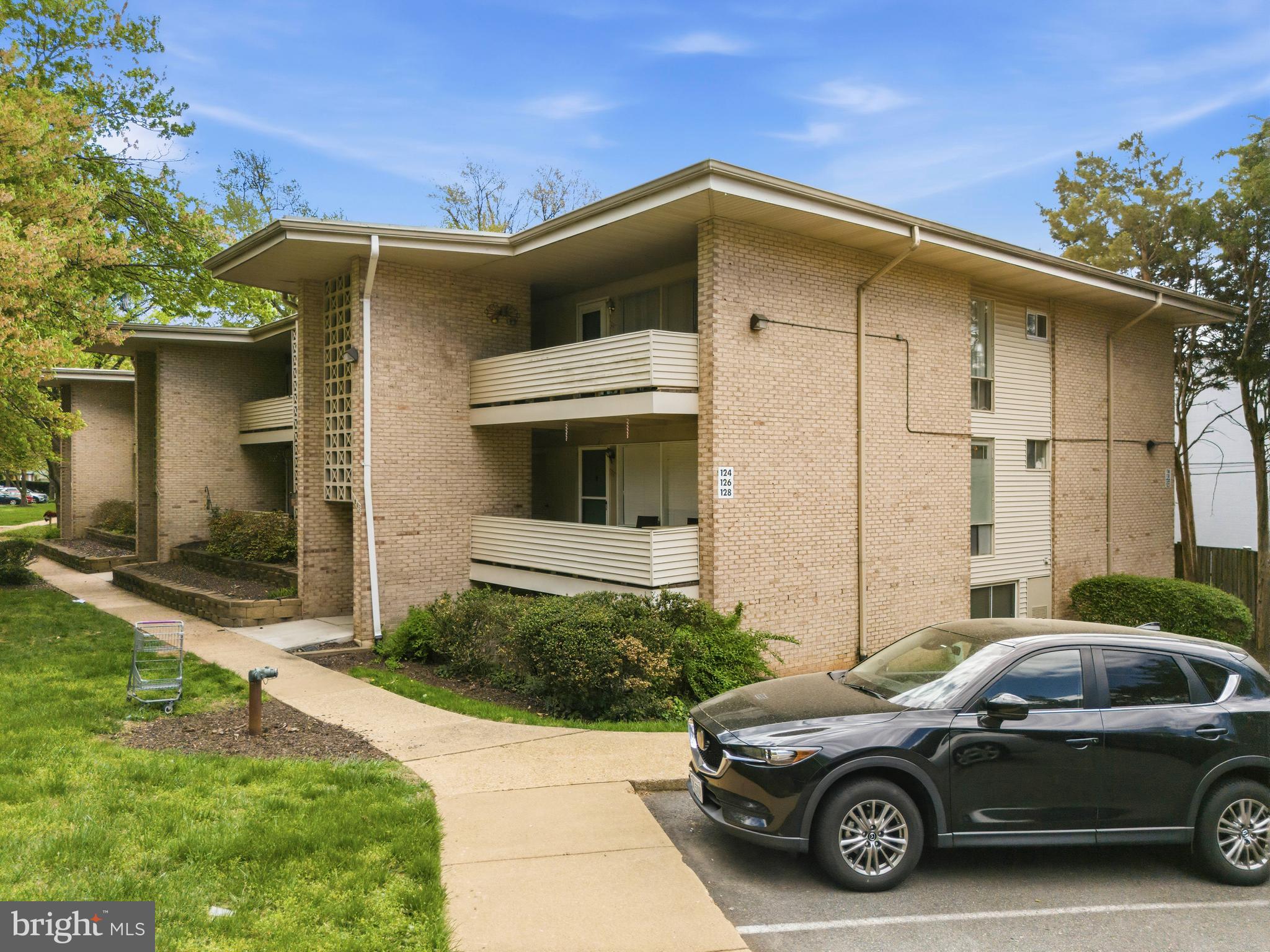 FALLS PLAZA - Residential