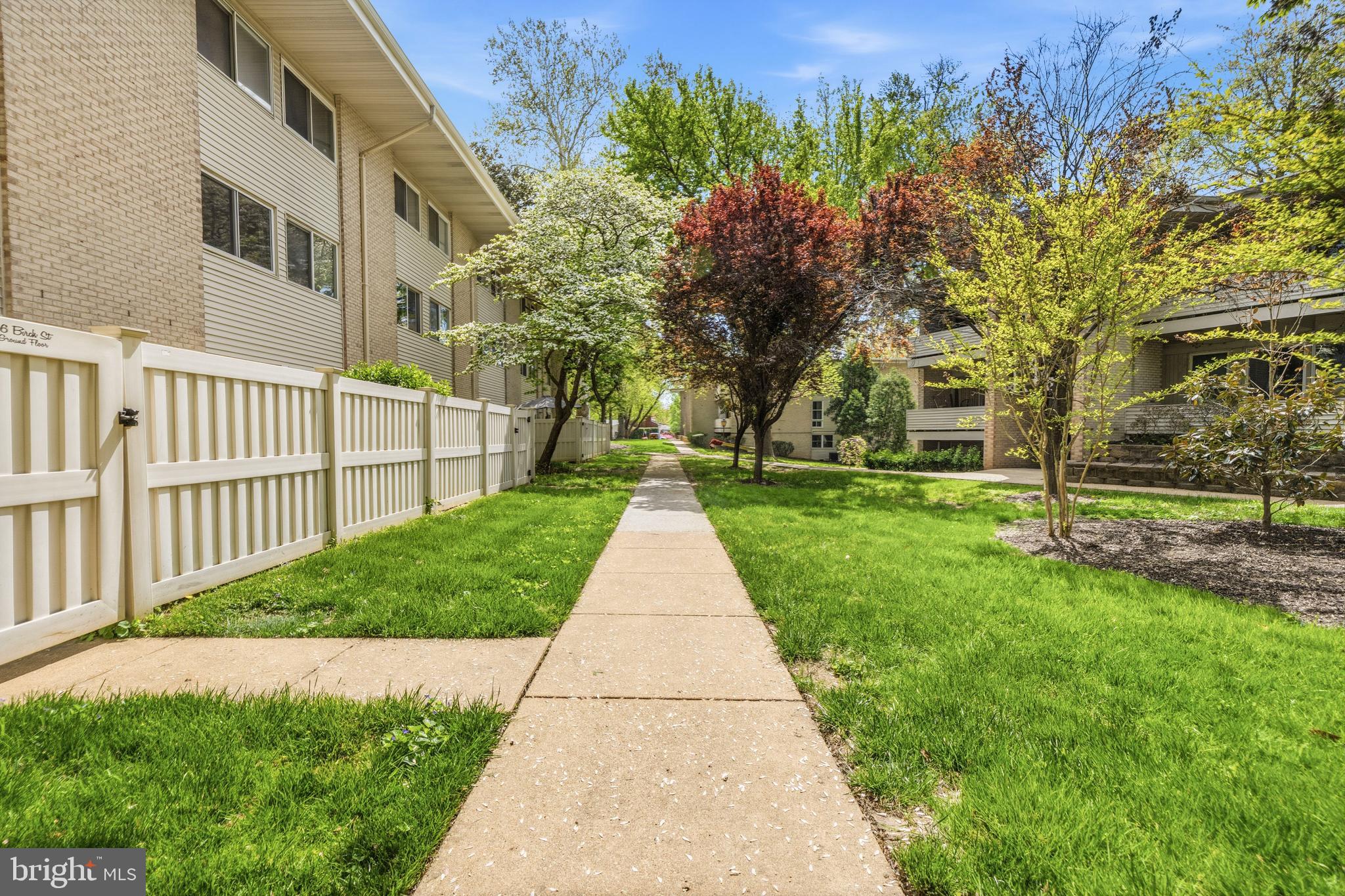 FALLS PLAZA - Residential