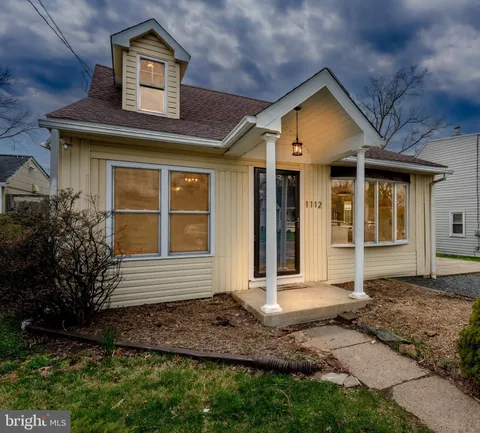 1112 Lakeview Drive, Lansdale, PA MLS: PAMC2138064