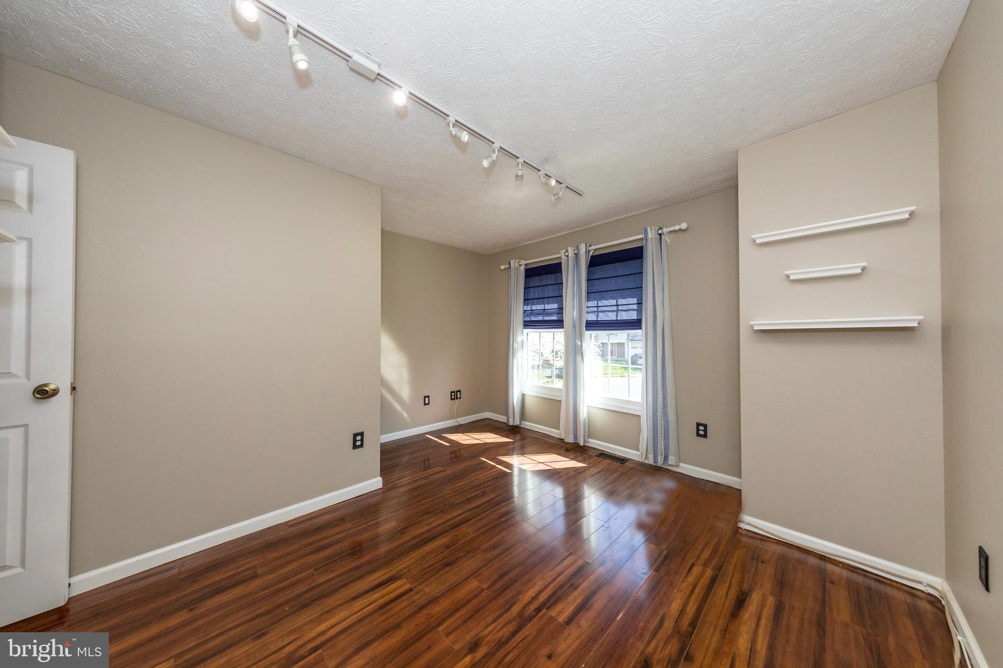 SINGER WOODS - Residential