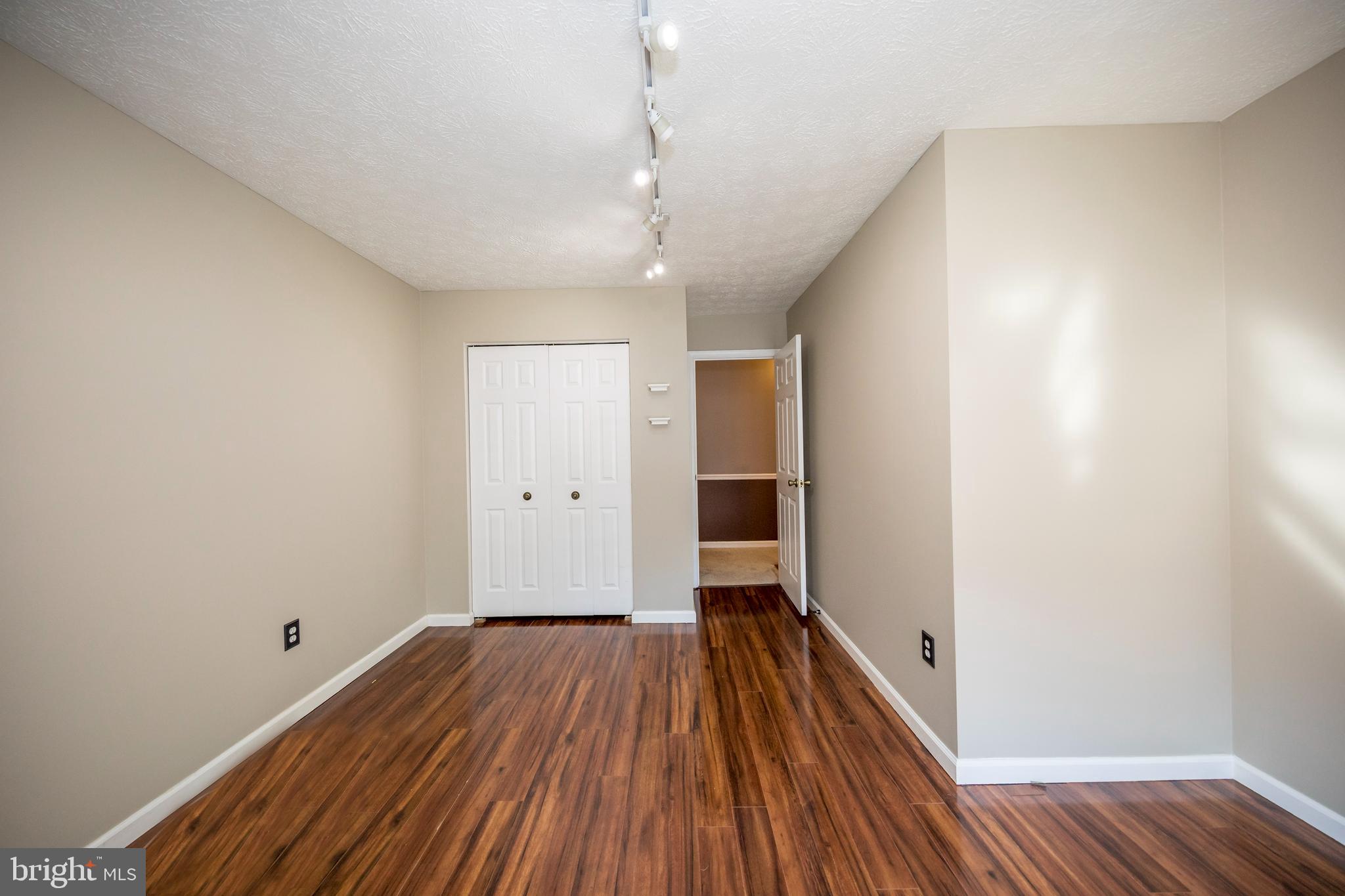 SINGER WOODS - Residential