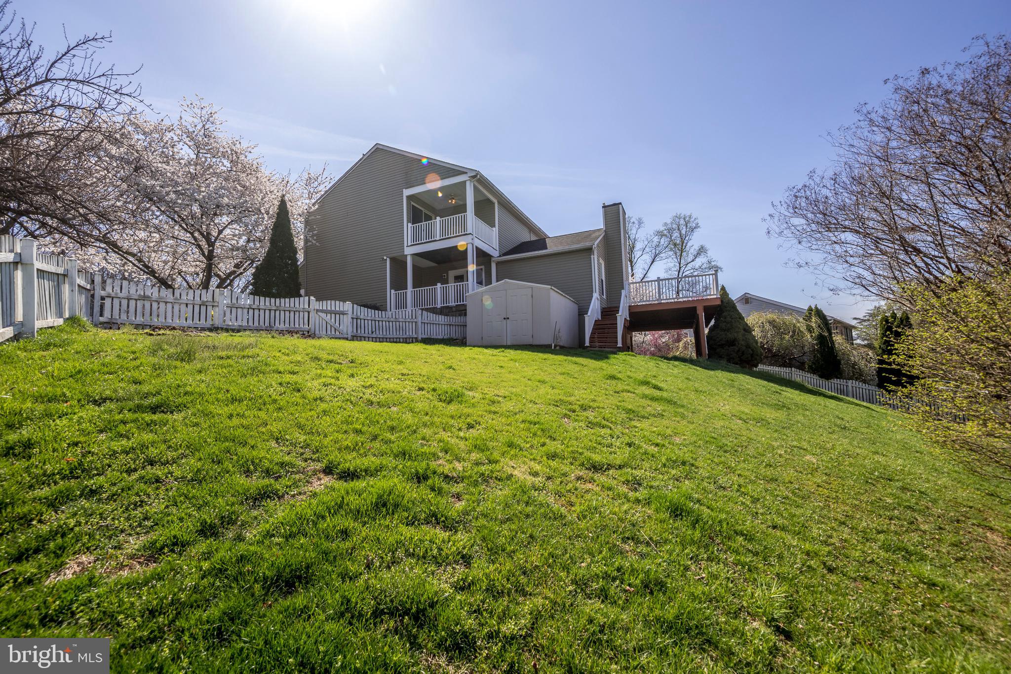 SINGER WOODS - Residential