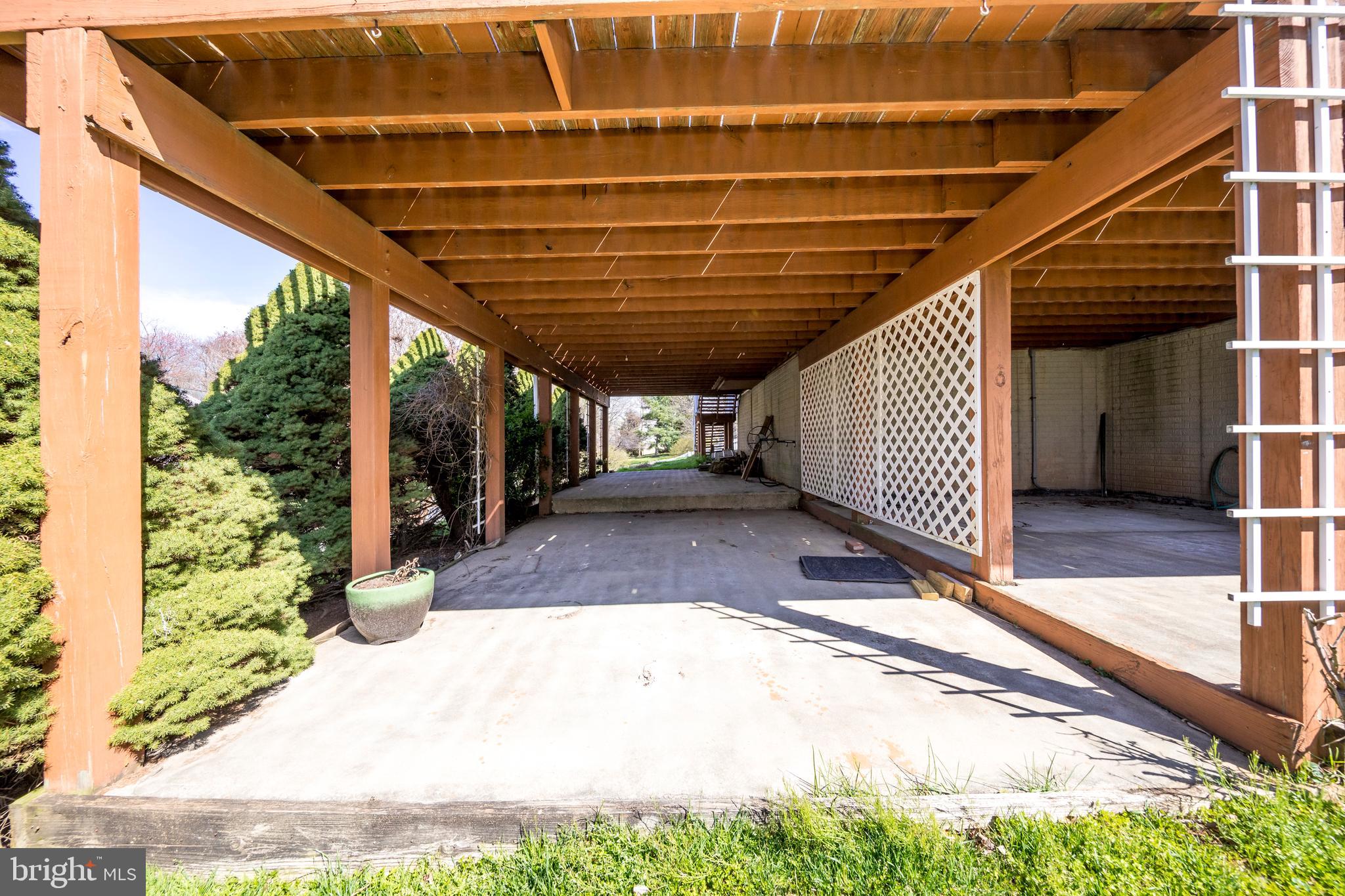 SINGER WOODS - Residential