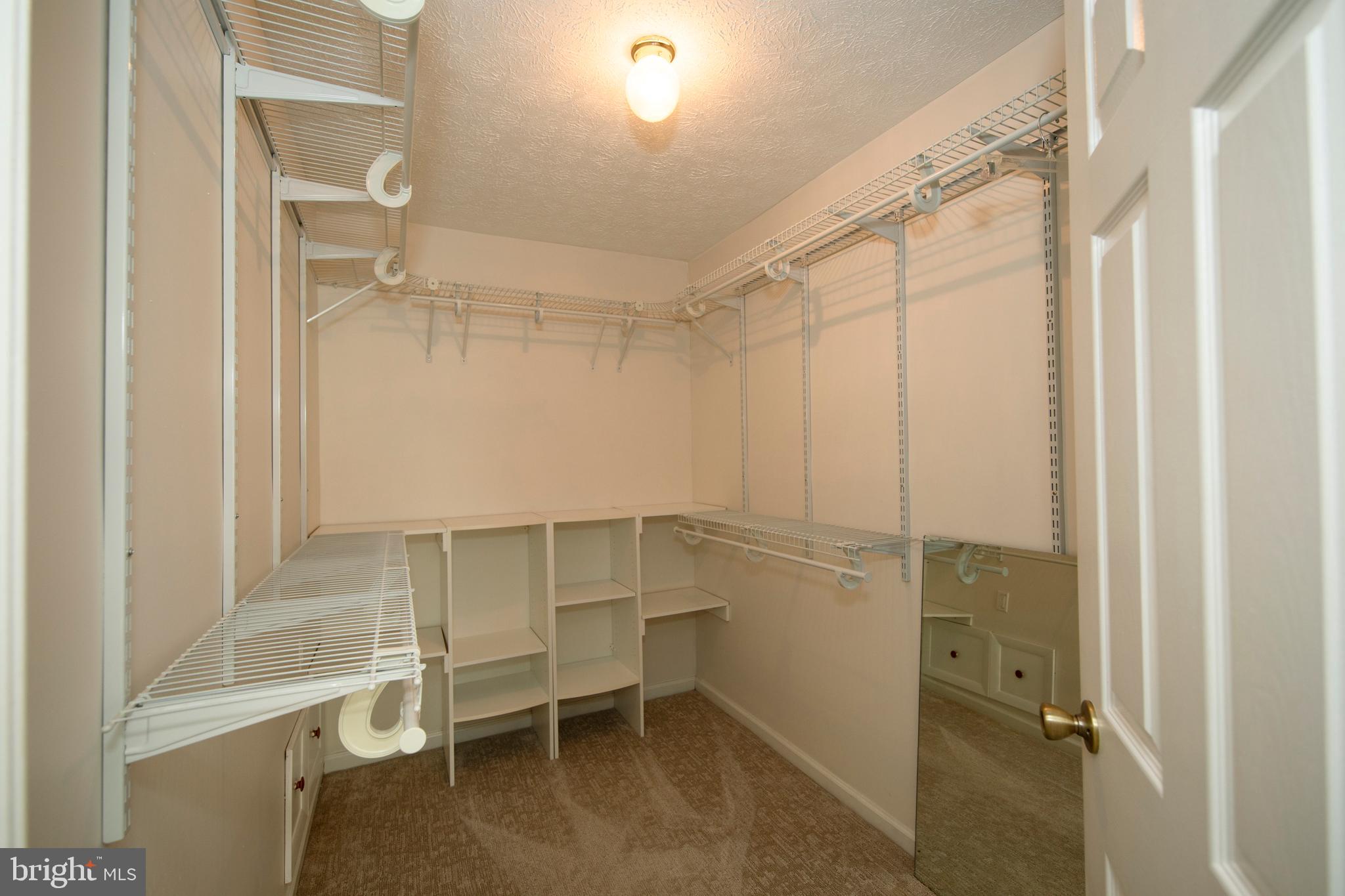 SINGER WOODS - Residential