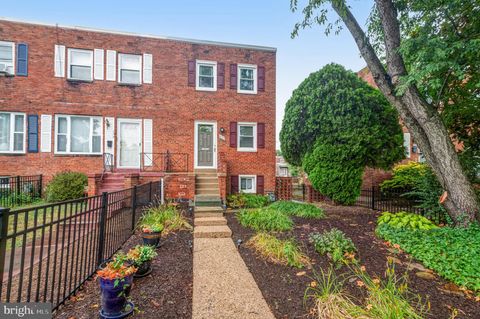 Photo of 610 S Fayette Street, ALEXANDRIA, VA 22314 (MLS # VAAX2062292)