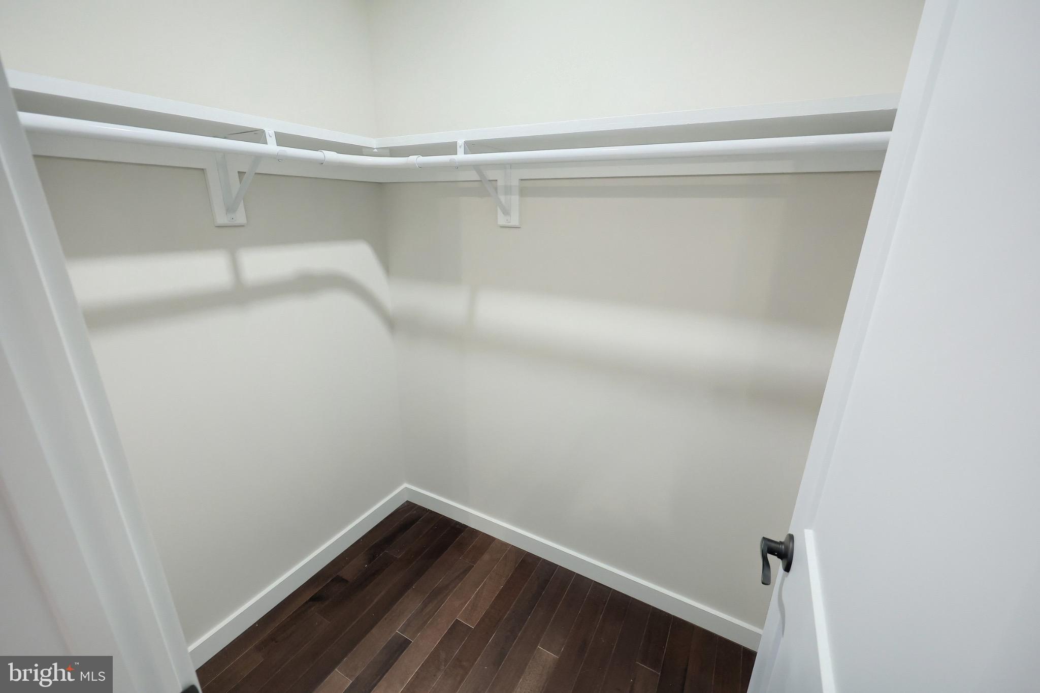 RED LION - Residential