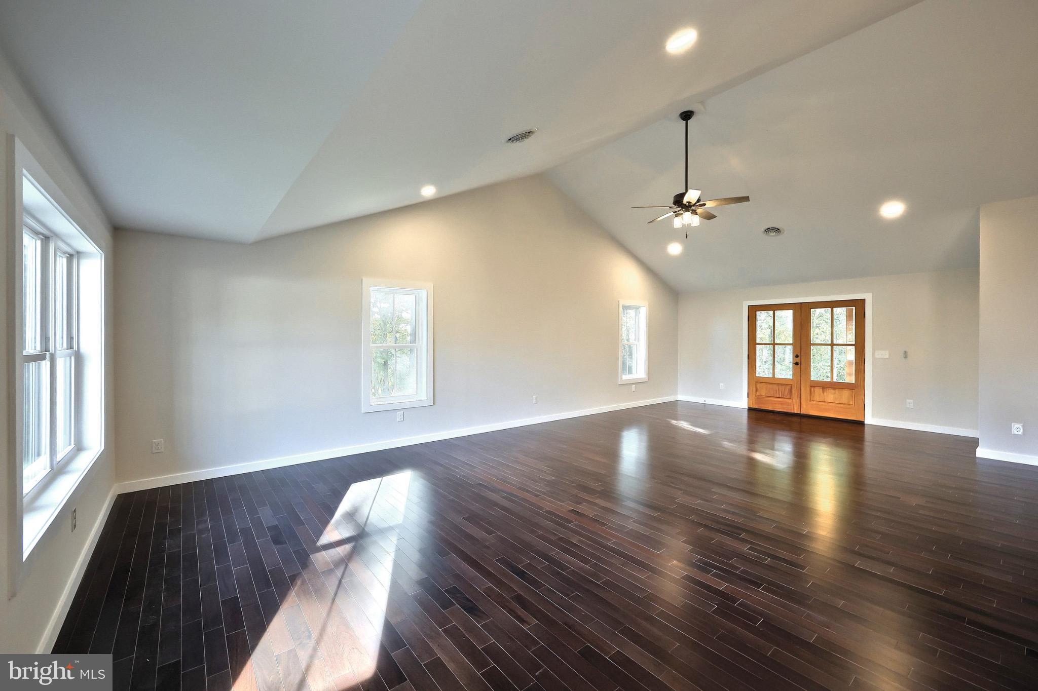 RED LION - Residential