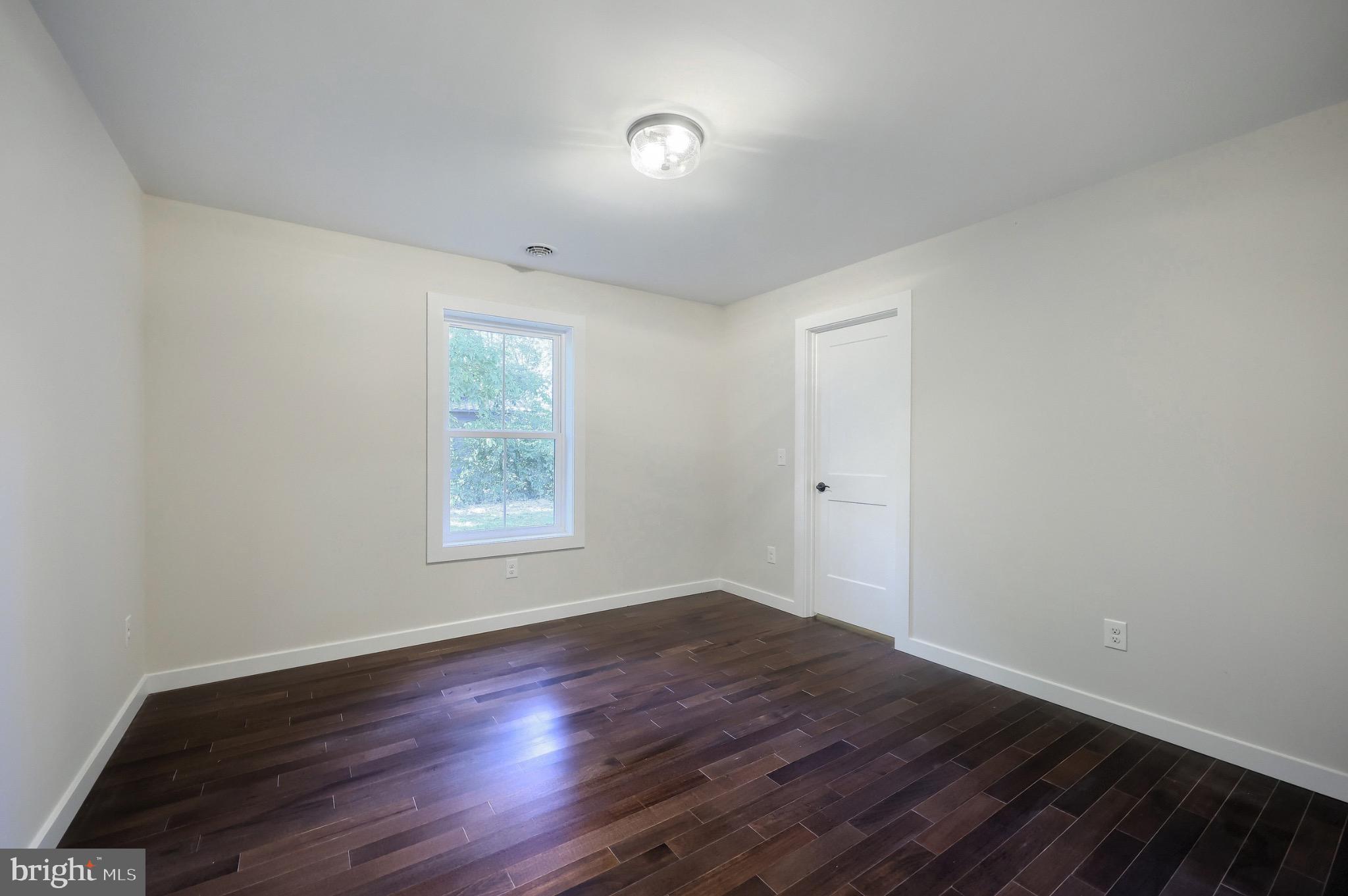 RED LION - Residential