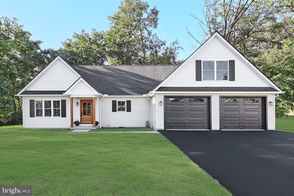 Photo of 60 Indian Springs Road, RED LION, PA 17356 (MLS # PAYK2091198)