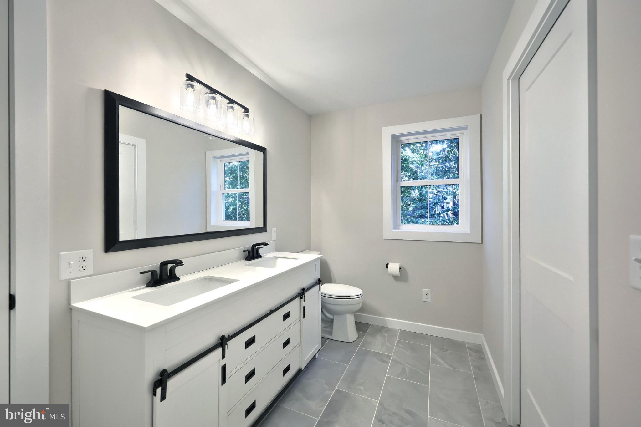 RED LION - Residential