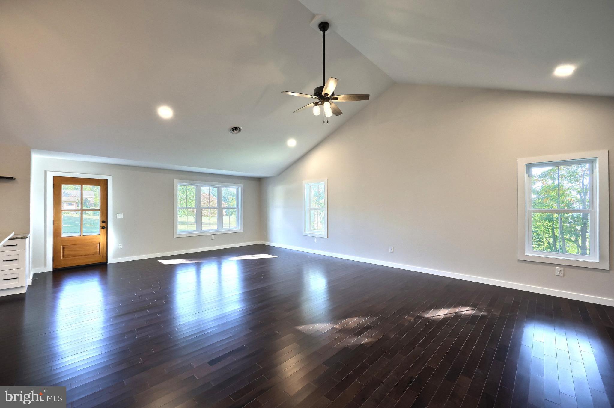 RED LION - Residential